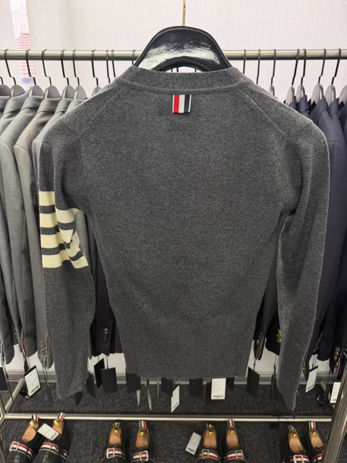 Thom Browne Thom Browne Women's 4-Bar Cashmere Cardi Mid Gray Size38 Size XS / US 0-2 / IT 36-38 - 2 Thumbnail