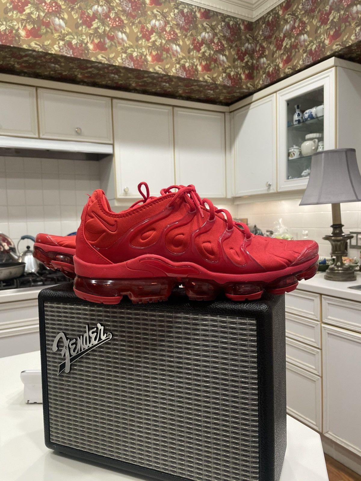 Nike Nike Vapormax Triple Red size 12.5 Size US 12.5 / EU 45-46 - 2 Thumbnail