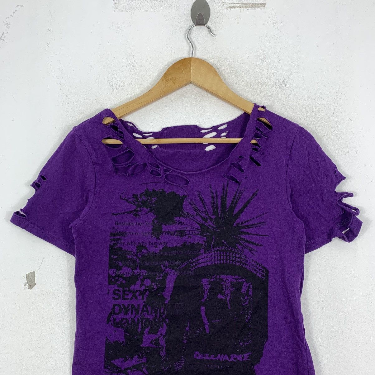Vintage SEXY DYNAMITE LONDON Discharge Band Punk Distressed Tshirt Size S / US 4 / IT 40 - 3 Thumbnail