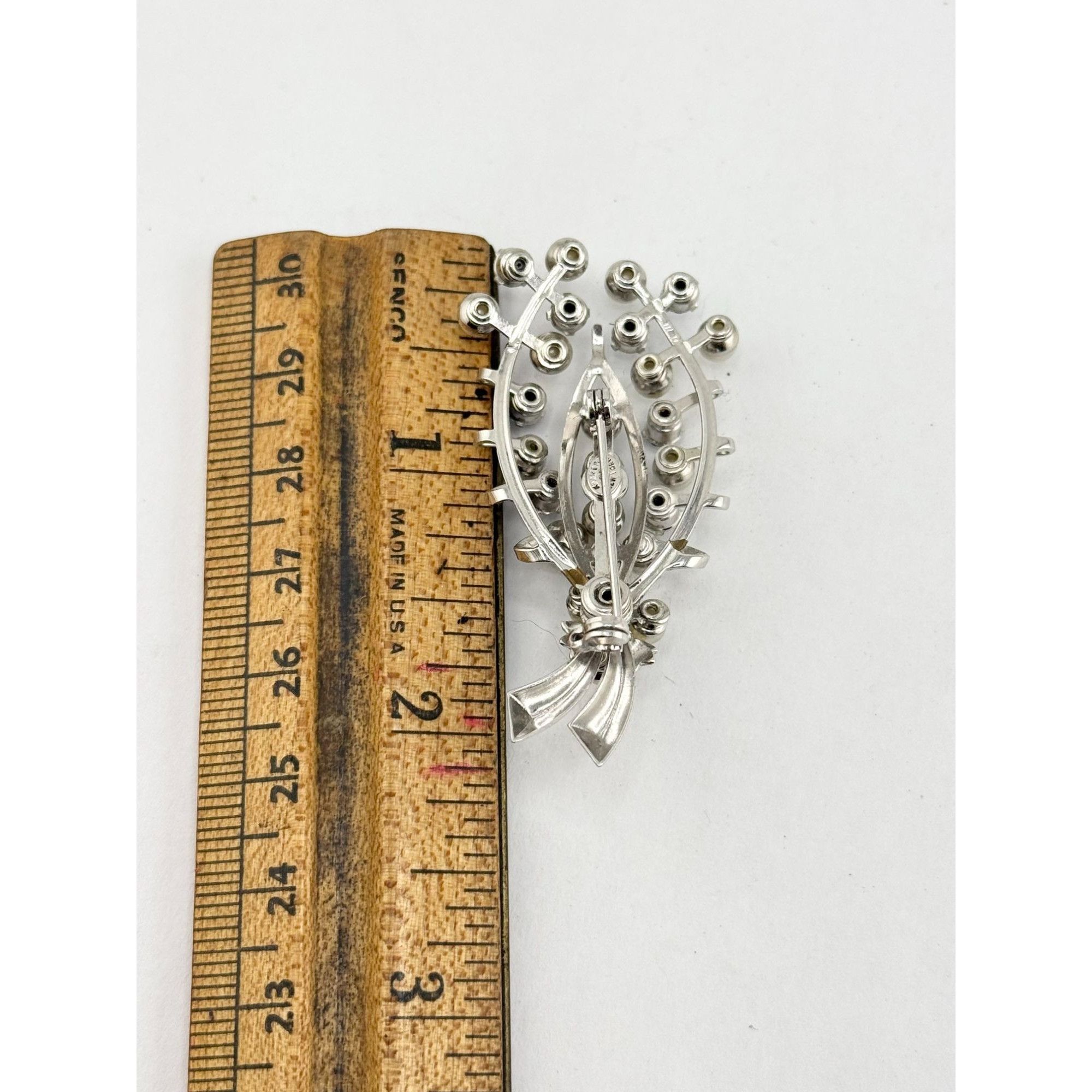 Vintage Kramer of New York Pearl Blue rhinestone vintage pin brooch Size ONE SIZE - 6 Thumbnail