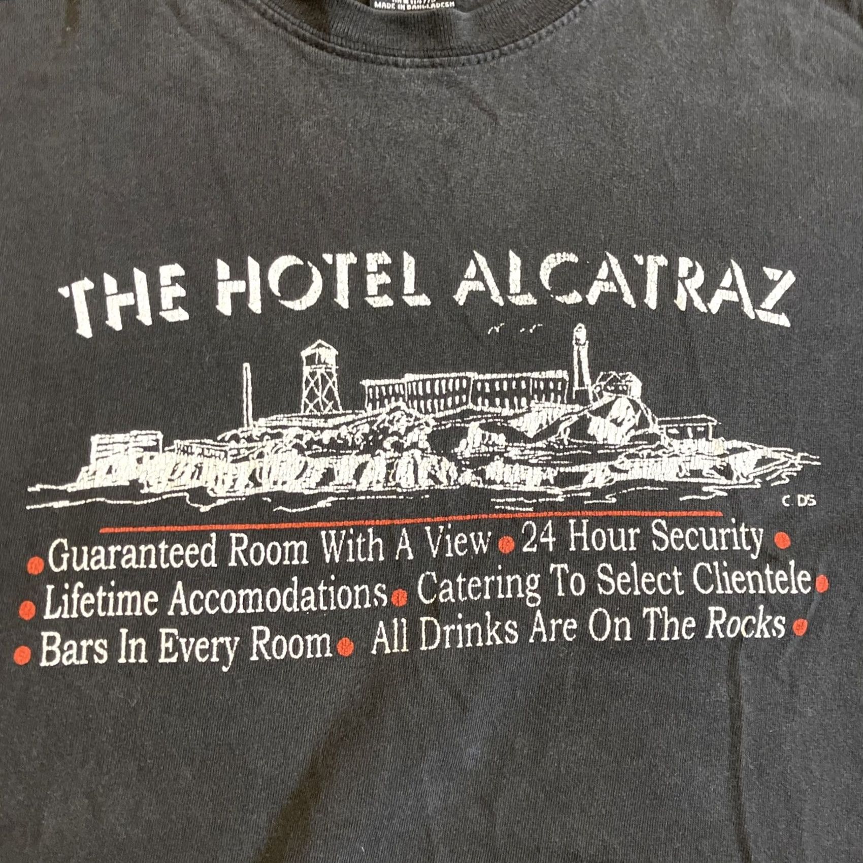 Vintage VINTAGE Hoss Tee The Hotel Alcatraz Graphic T Shirt Large Black Men's Size US L / EU 52-54 / 3 - 2 Thumbnail