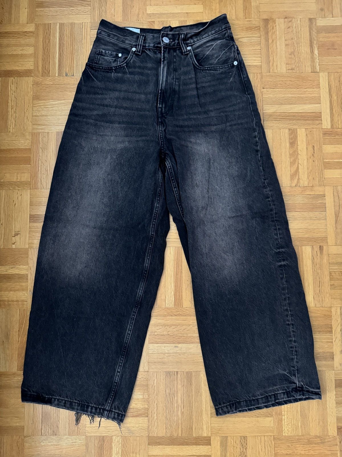 H&M Dark Grey Super Baggy H&M Jeans Size US 28 / EU 44 - 1 Thumbnail
