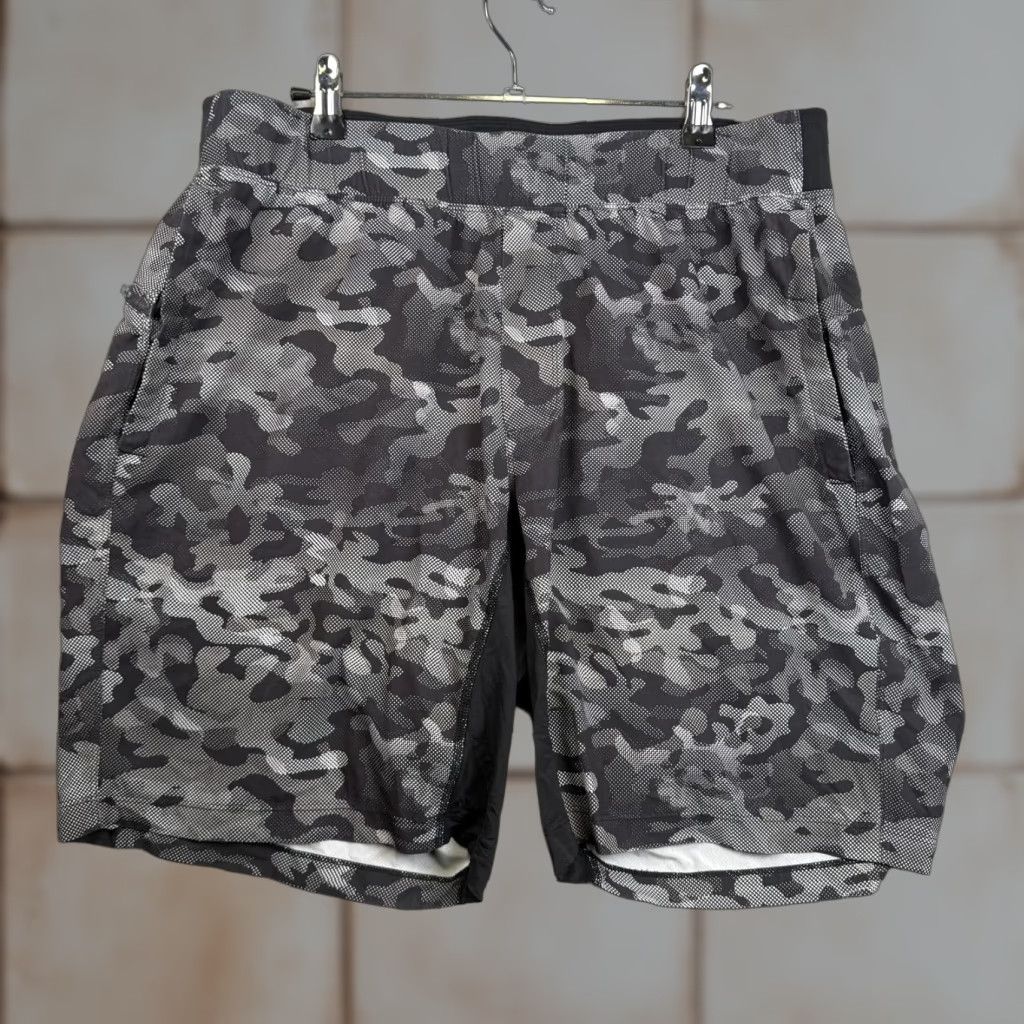 Lululemon VINTAGE Lululemon 9" Inseam Mens Camo Shorts XL Gray Gym Work Out Running Mens, XL, Gray Size US 36 / EU 52 - 1 Thumbnail