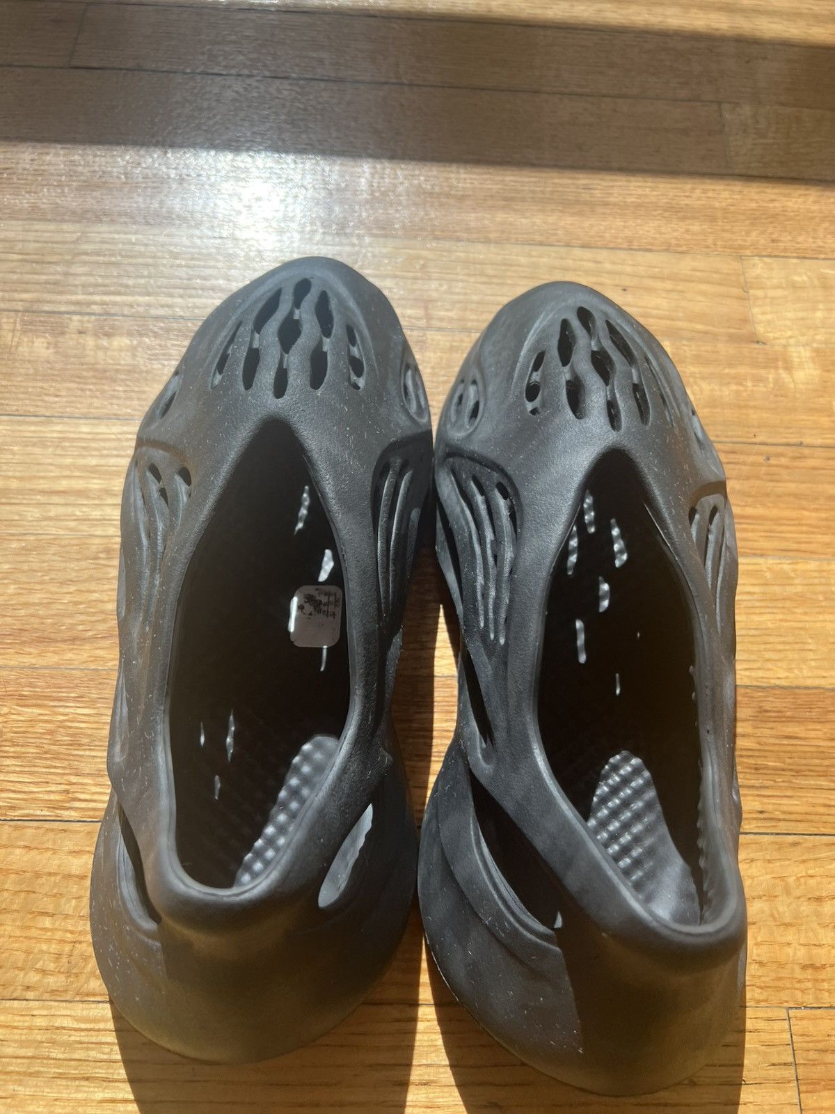 Yeezy Yeezy Foam RNR “Onyx” 2024 Size US 10 / EU 43 - 5 Thumbnail