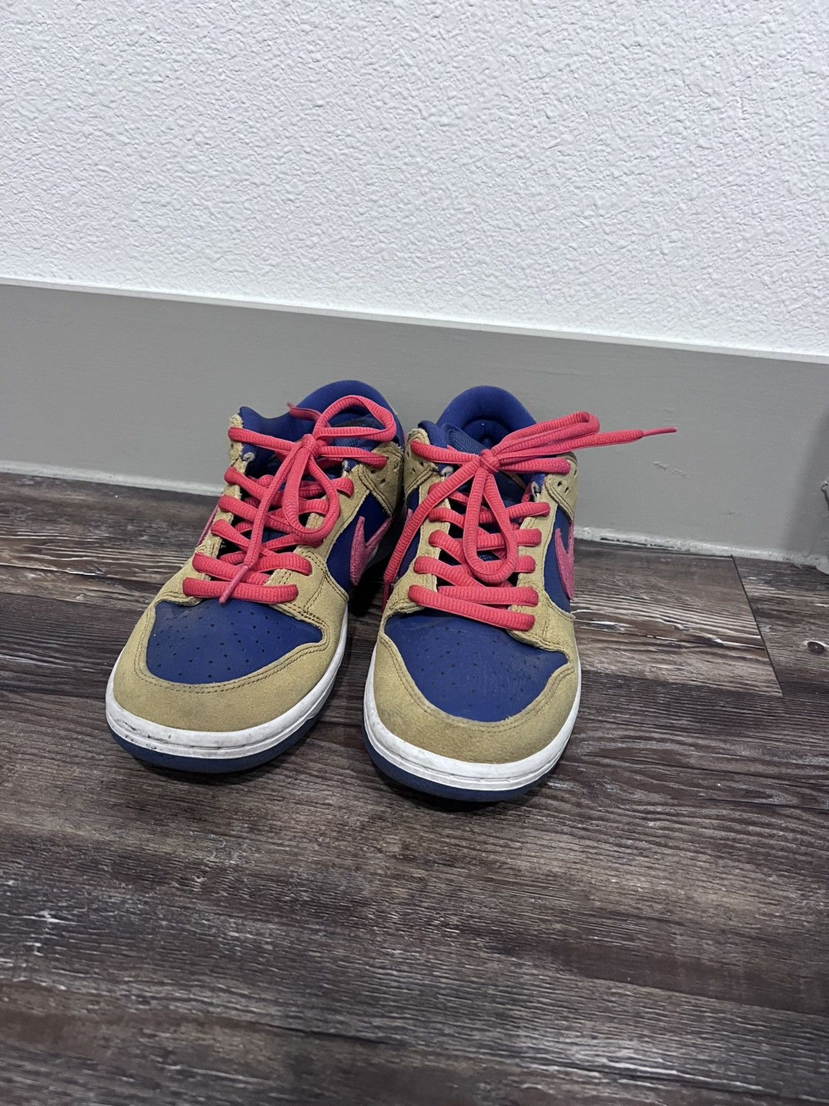 Nike Nike SB Dunk Low Size US 8 / EU 41 - 3 Thumbnail