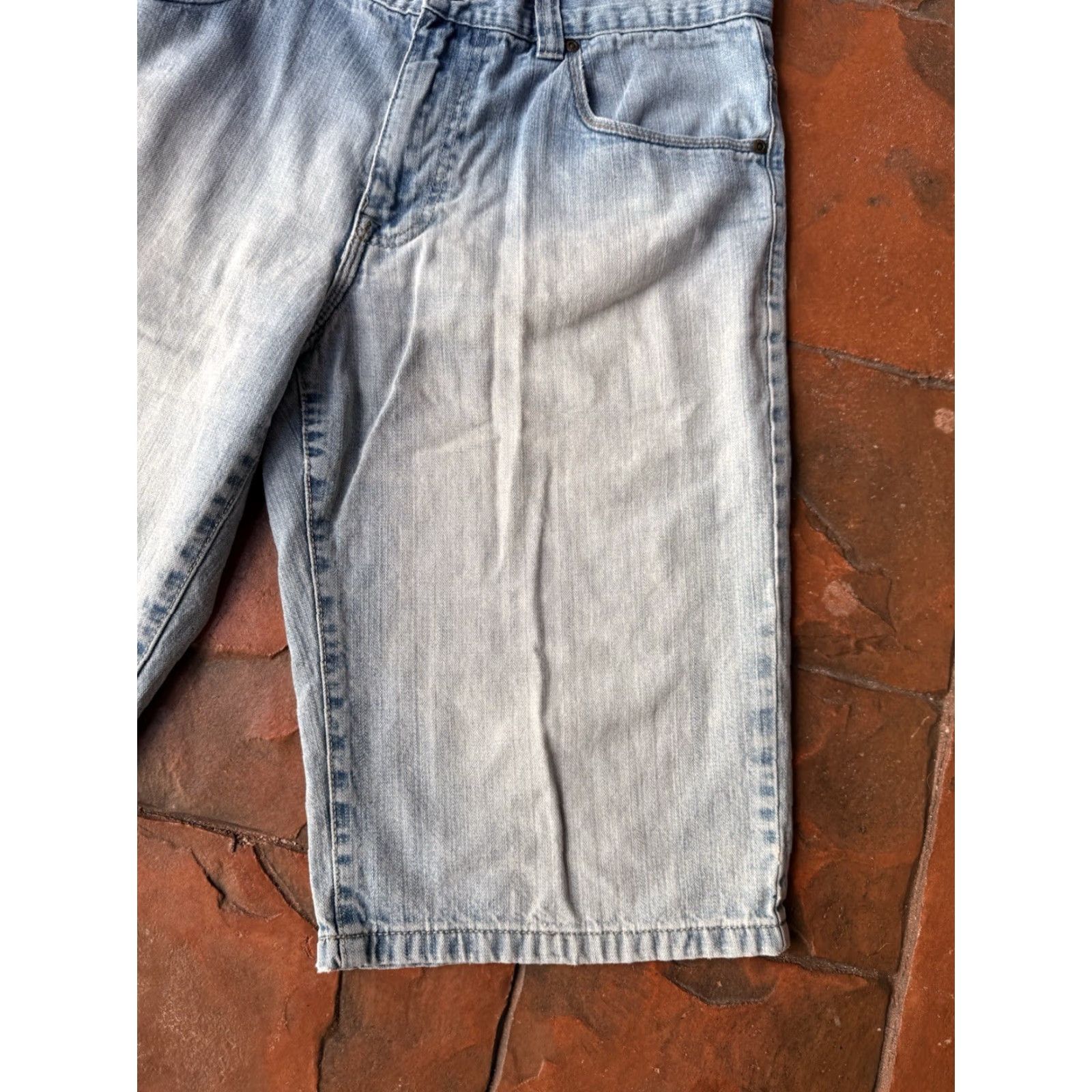 Denime VINTAGE LL Cool J Baggy Denim Shorts Men’s 32 Blue Jorts Hip-Hop 90s Grunge Retro Bermuda Denim Shorts Men’s 32 Blue Size US 32 / EU 48 - 7 Thumbnail