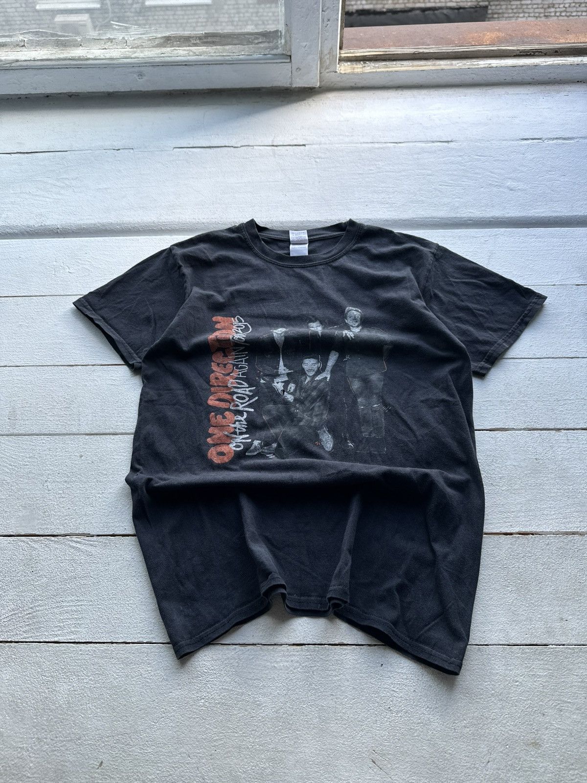 Band Tees 🚨 ONE DIRECTION Tee band big logo ON THE ROAD AGAIN TOUR Size US M / EU 48-50 / 2 - 1 Thumbnail
