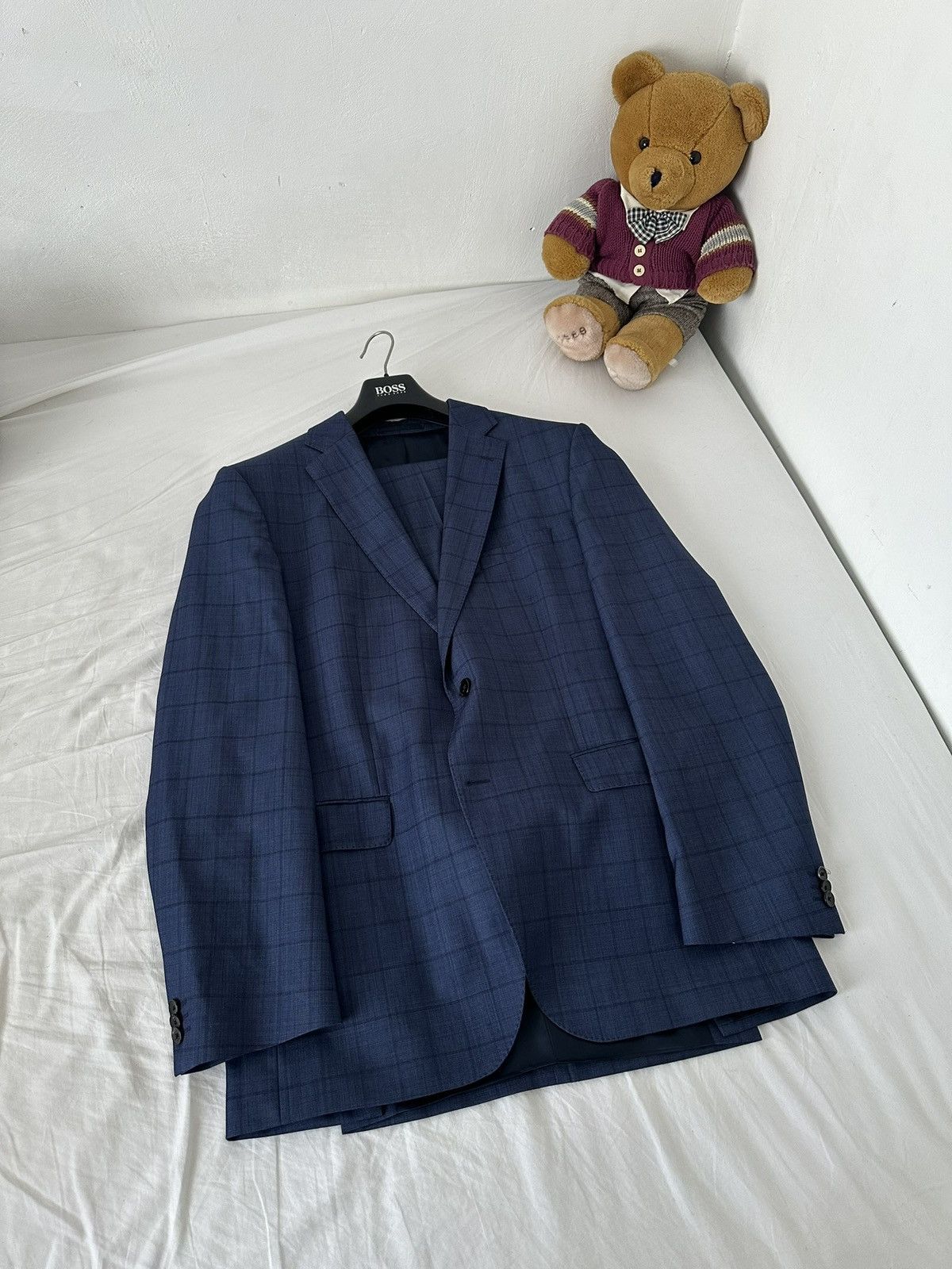 Hugo Boss New Hugo Boss two piece suit Size 44L - 1 Thumbnail