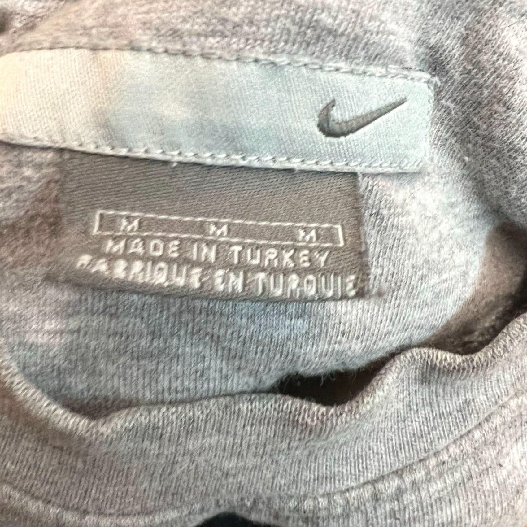 Nike VINTAGE Nike Sweatshirt Reverse Weave Gray Tag Pullover Crew Neck Mens M Gray 80s 90s Embroidered Logo Size US M / EU 48-50 / 2 - 6 Thumbnail