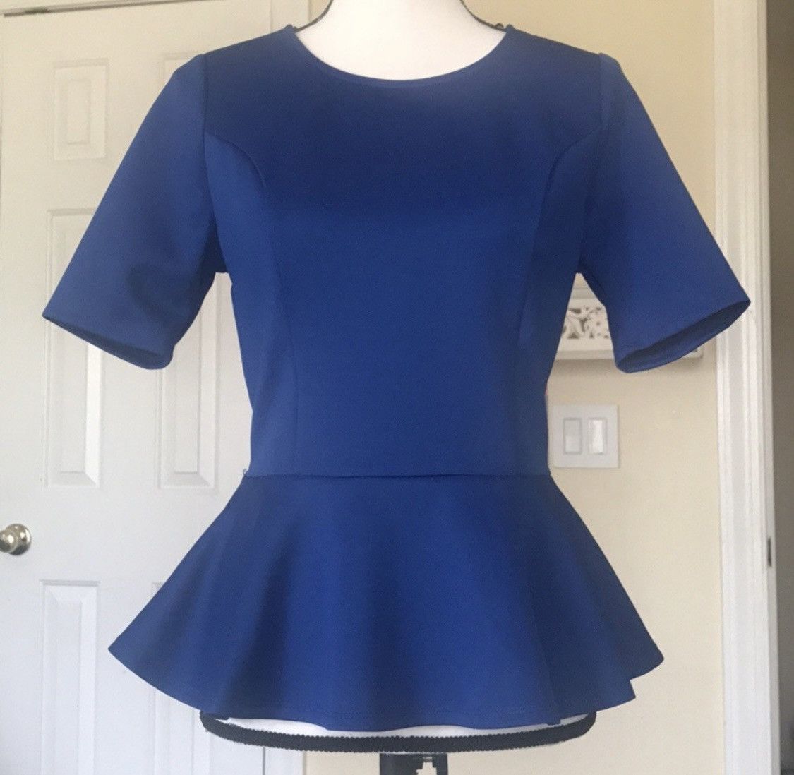 Forever 21 FOREVER 21 SHEER BACK PEPLUM TOP Size M / US 6-8 / IT 42-44 - 2 Thumbnail