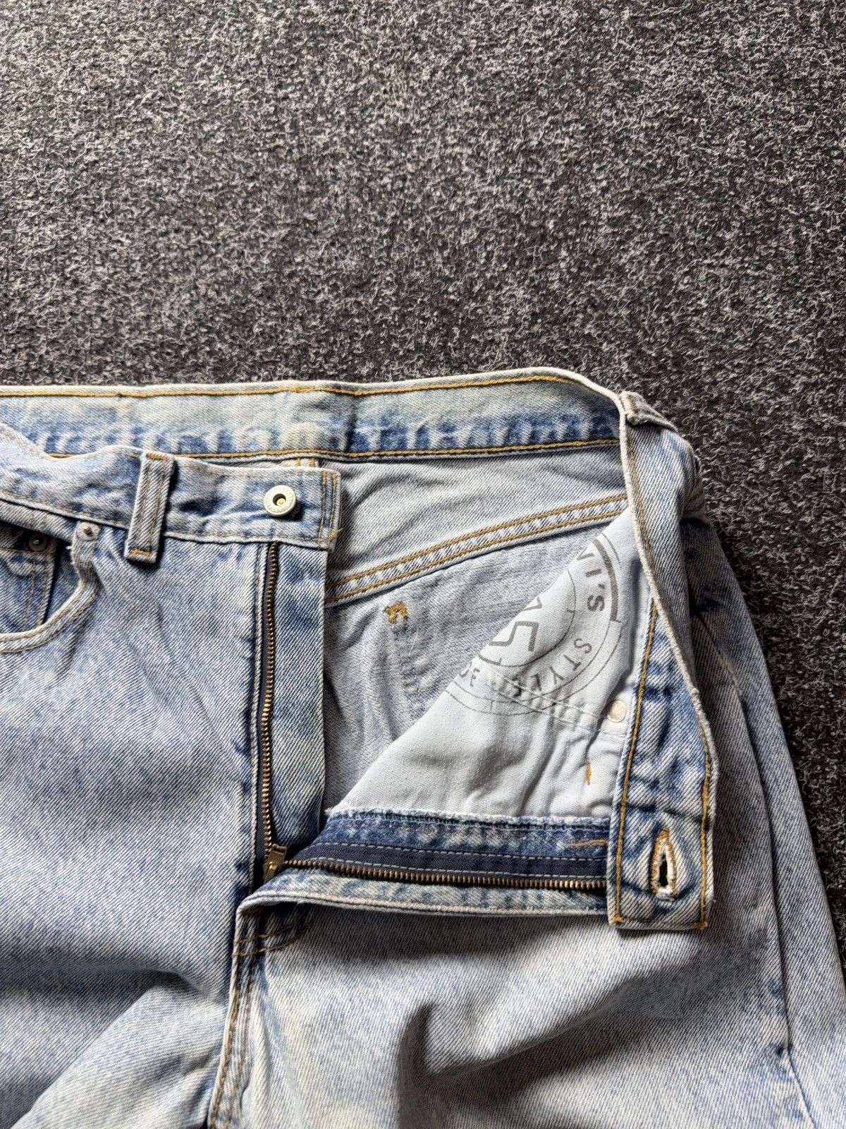 Levi's Vintage Clothing 90s Levi’s 615 Distressed Light Wash Straight Leg Jeans Size US 30 / EU 46 - 8 Thumbnail
