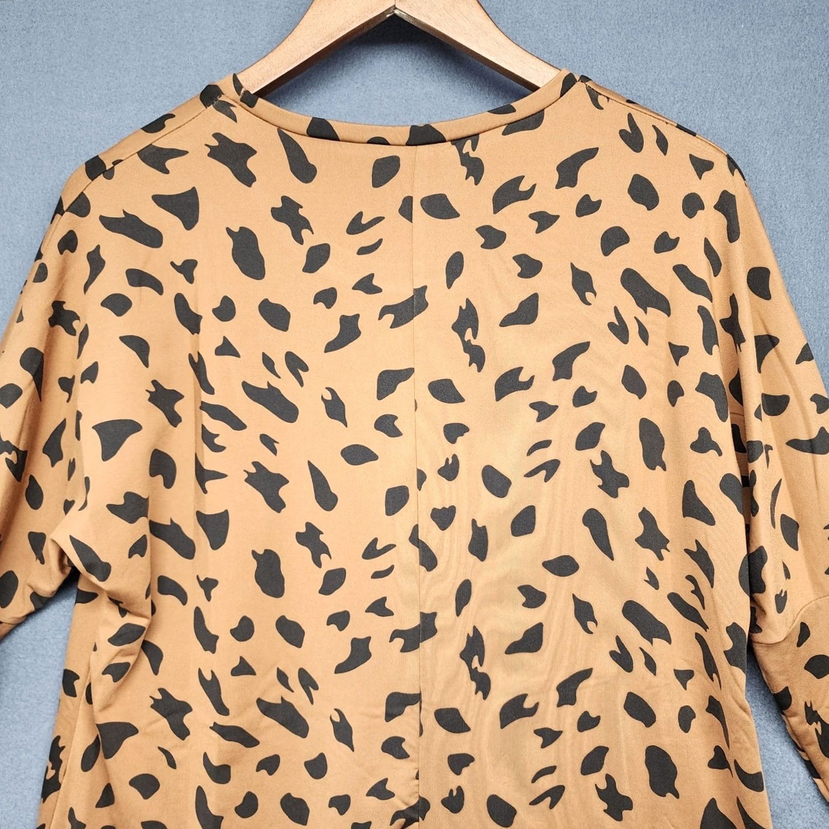 Vintage Womens Top Large Animal Print Cheetah Long Sleeves Front Pockets Brown Size L / US 10 / IT 46 - 8 Thumbnail