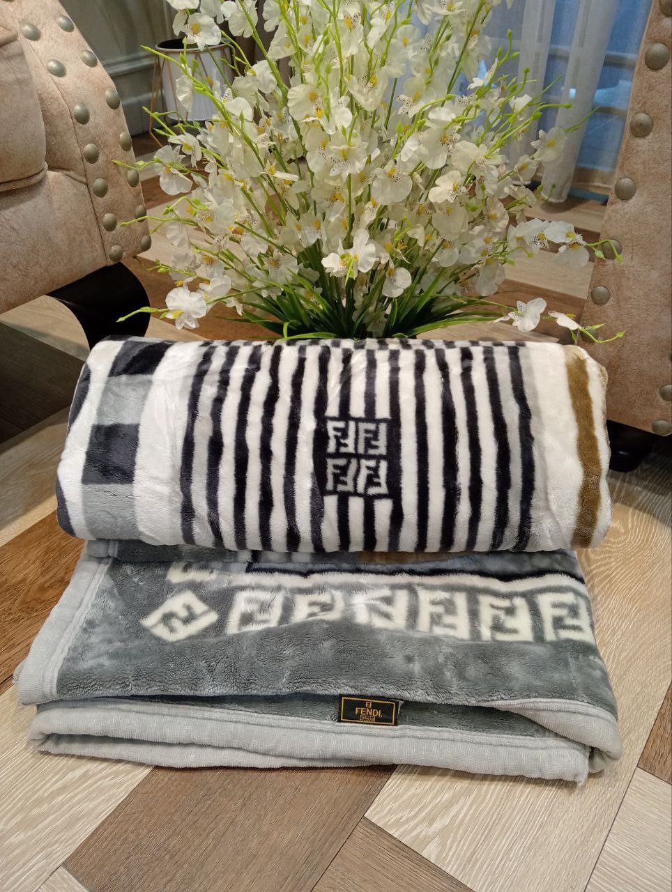 Fendi FENDI ACRYLIC VELVET BLANKET - SIZE 140CM x 210CM Size ONE SIZE - 2 Thumbnail