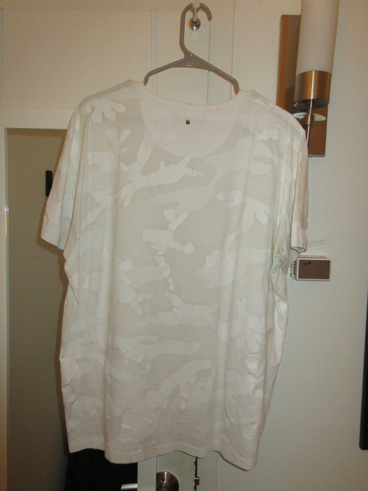 Valentino Valentino White Camo Tee Size US XL / EU 56 / 4 - 2 Thumbnail