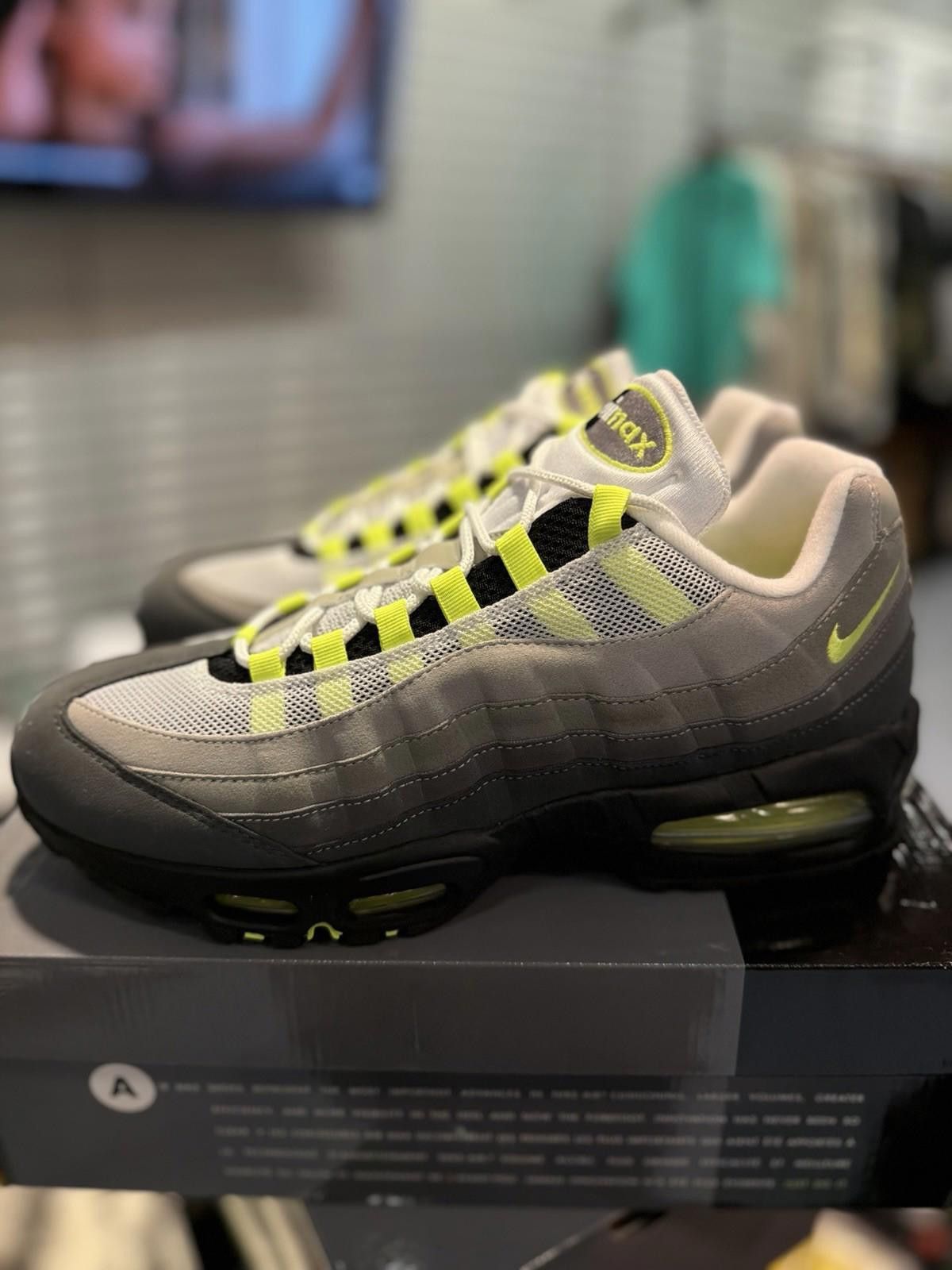 Nike Size 12 - Nike Air Max 95 OG 2025/2026 Neon (HM4740 001) Size US 12 / EU 45 - 1 Thumbnail