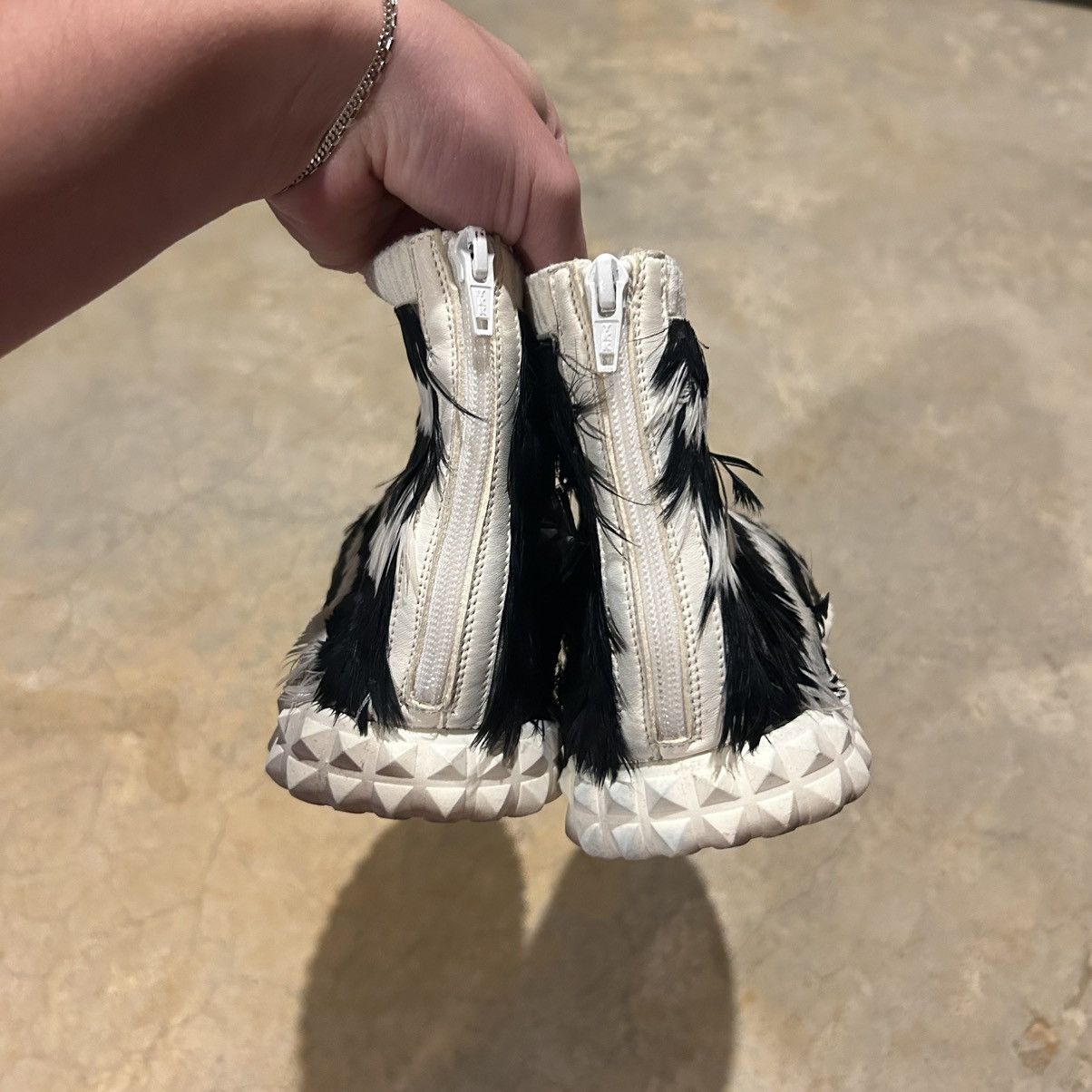 Designer × Valentino Valentino Garavani Feather Embellished Sneakers US 7.5 Size US 7.5 / EU 40-41 - 7 Thumbnail