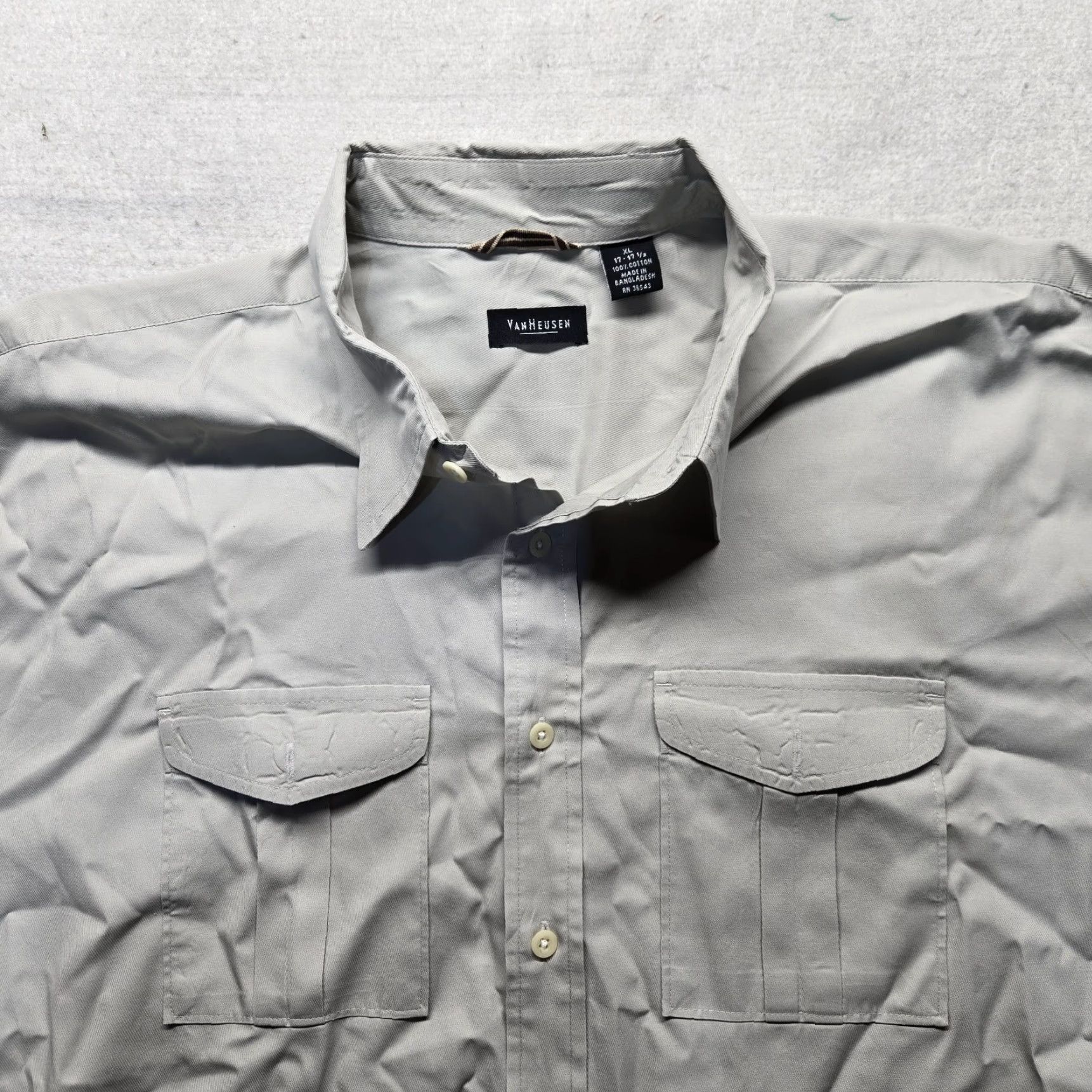 Van Heusen VAN HEUSEN Shirt Gray Long Sleeve Solid Button Up XL 17.5 100% Cotton Mens Dress Shirt with Pockets Size US XL / EU 56 / 4 - 2 Thumbnail
