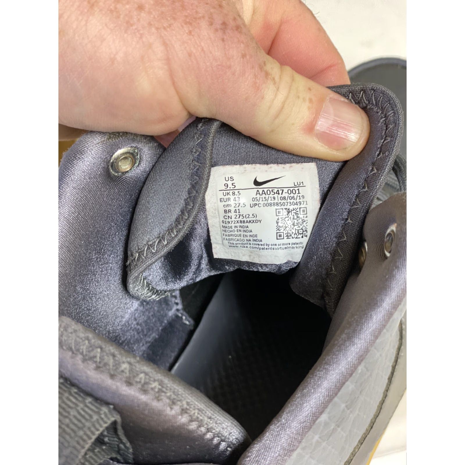 Nike Nike Court Borough Mid Winter Boots Mens 9.5 Grey Gum AA0547-001 Shoes Boots Mens Size 9.5 Grey Gum AA0547-001 Size US 9 / EU 42 - 8 Thumbnail