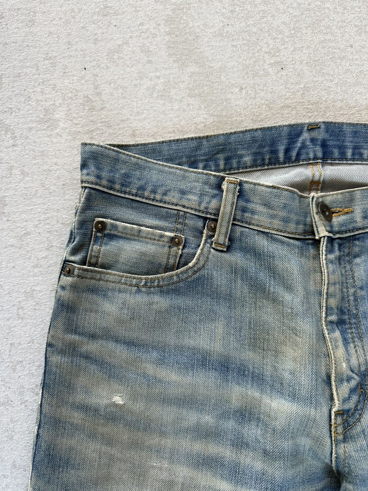 Vintage Vintage UNIQLO Japan Light Washed Distressed Denim Pants W32 Size US 32 / EU 48 - 3 Thumbnail