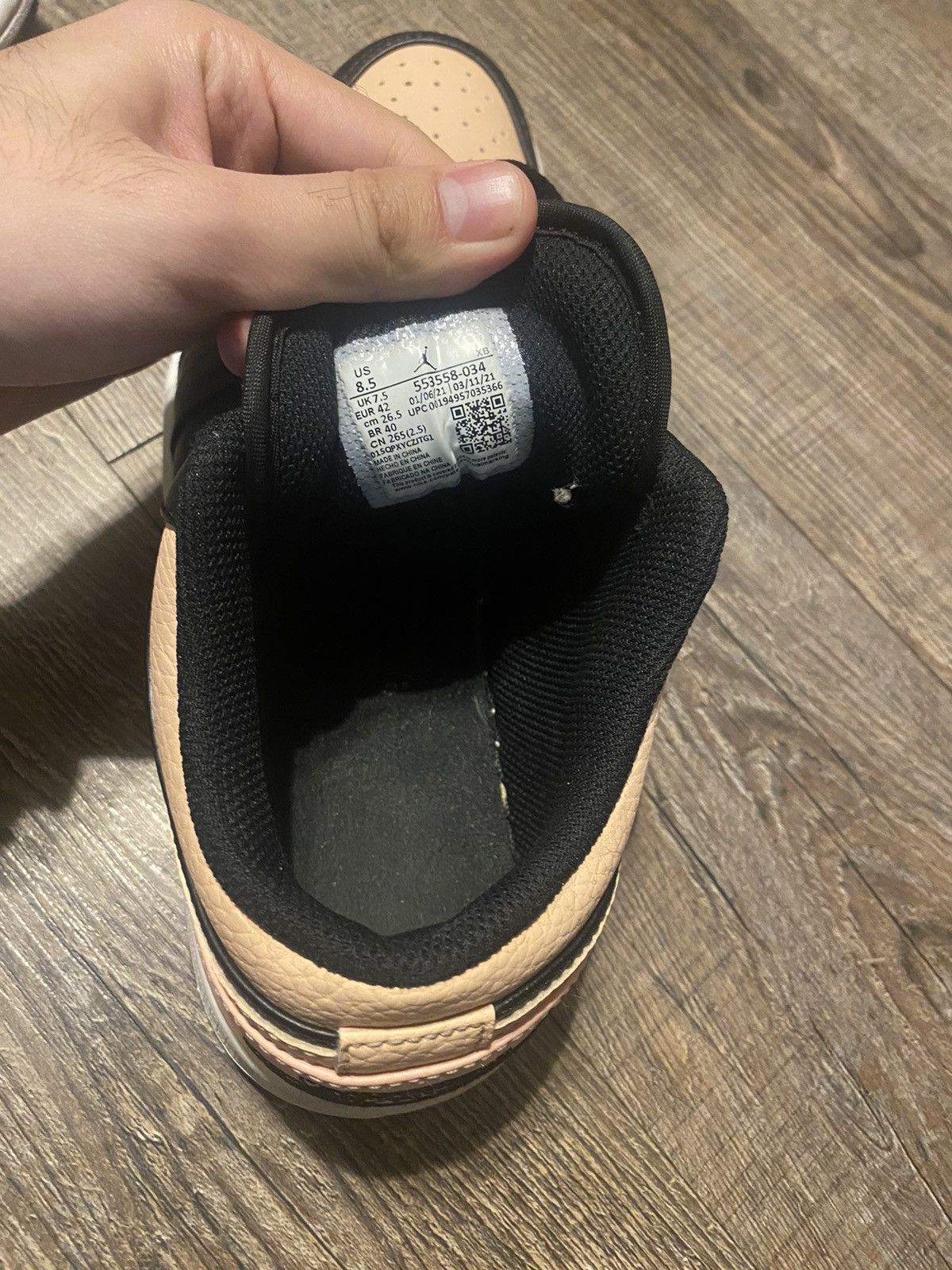Jordan Brand × Nike Jordan 1 Crimson Tint Size US 8.5 / EU 41-42 - 2 Thumbnail