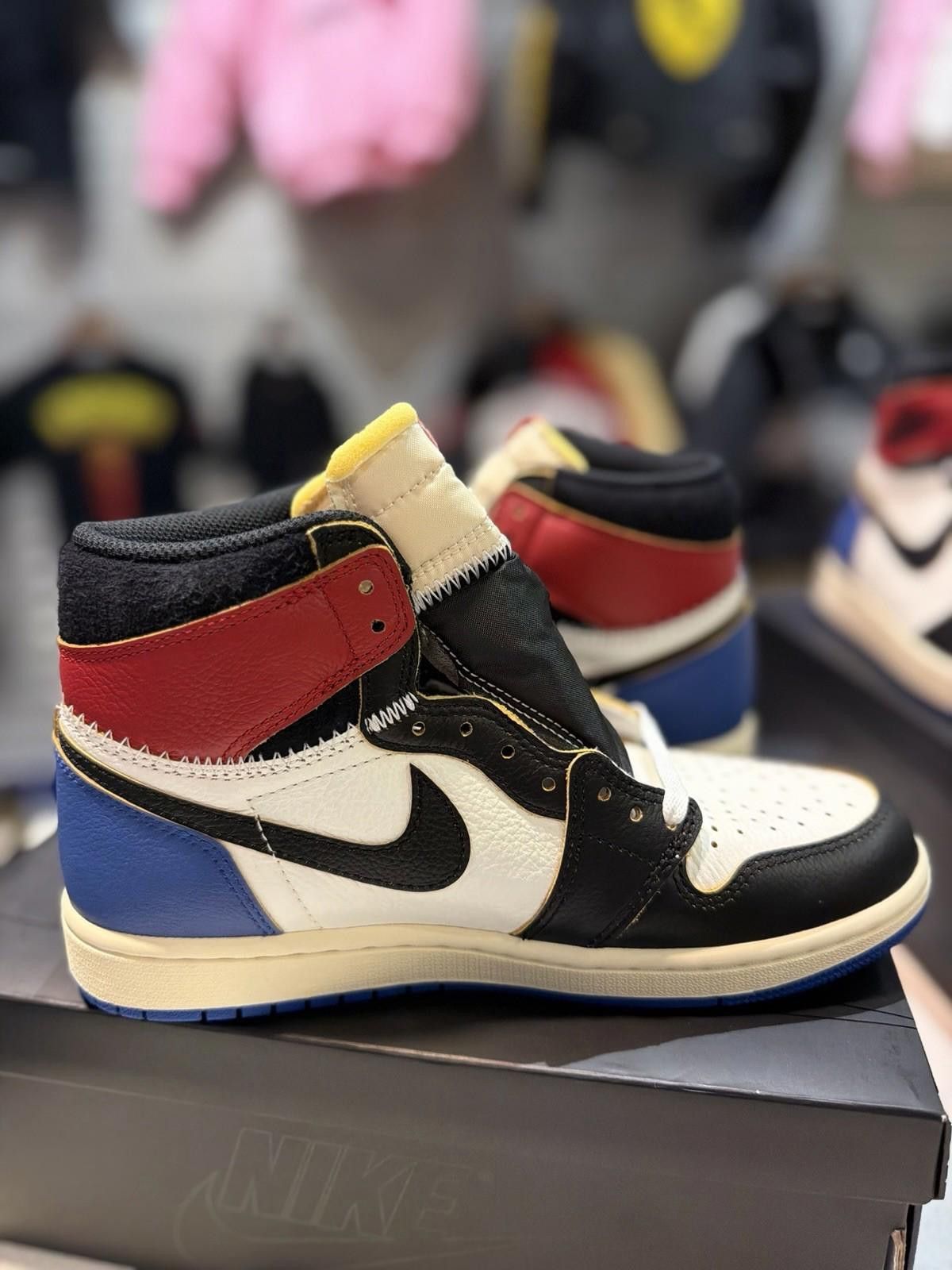 Jordan Brand Air Jordan 1 x Union x Fragment Black and Varsity Red (7.5) Size US 7.5 / EU 40-41 - 7 Thumbnail