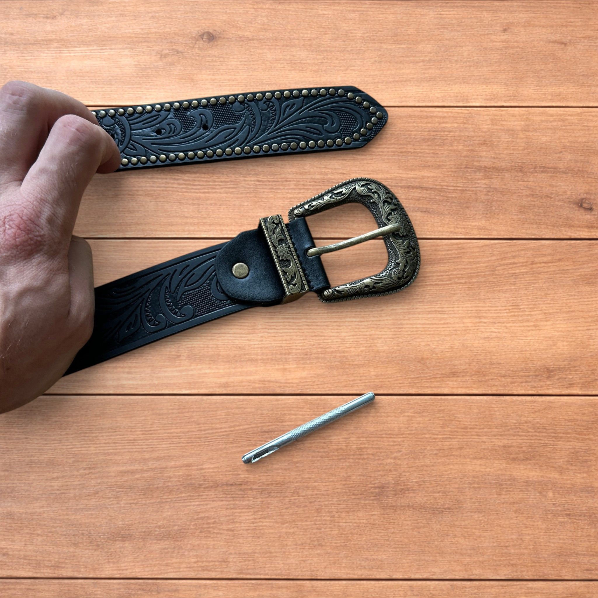 Japanese Brand Faux leather western cowboy belt in black with brass trim. Size ONE SIZE - 3 Thumbnail