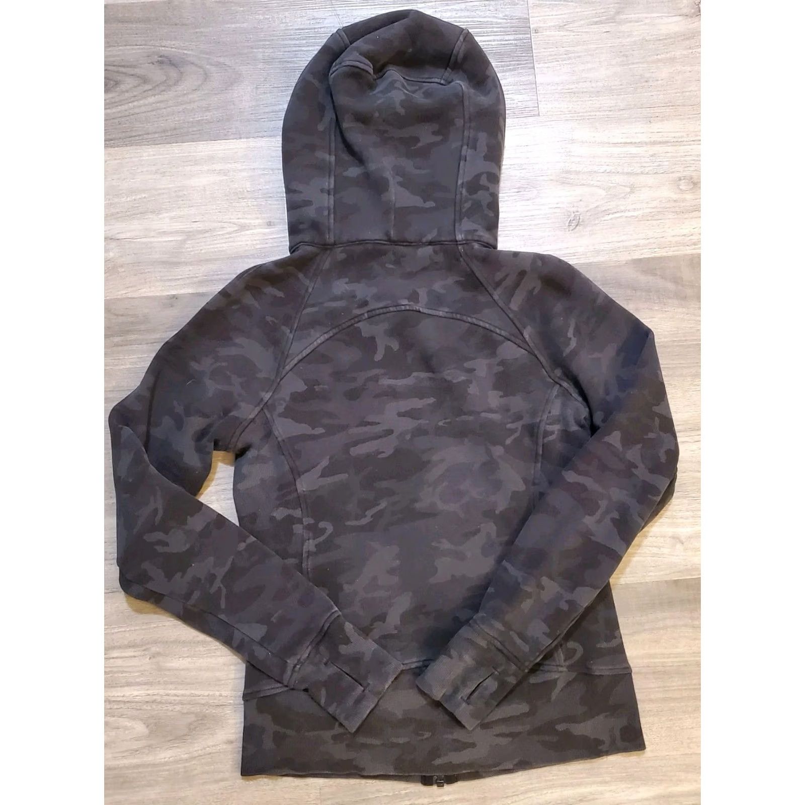 Lululemon Lululemon Scuba Hoodie Women’s Size 6 Black Camo Sweatshirt Full Zip Athleisure Size M / US 6-8 / IT 42-44 - 4 Thumbnail