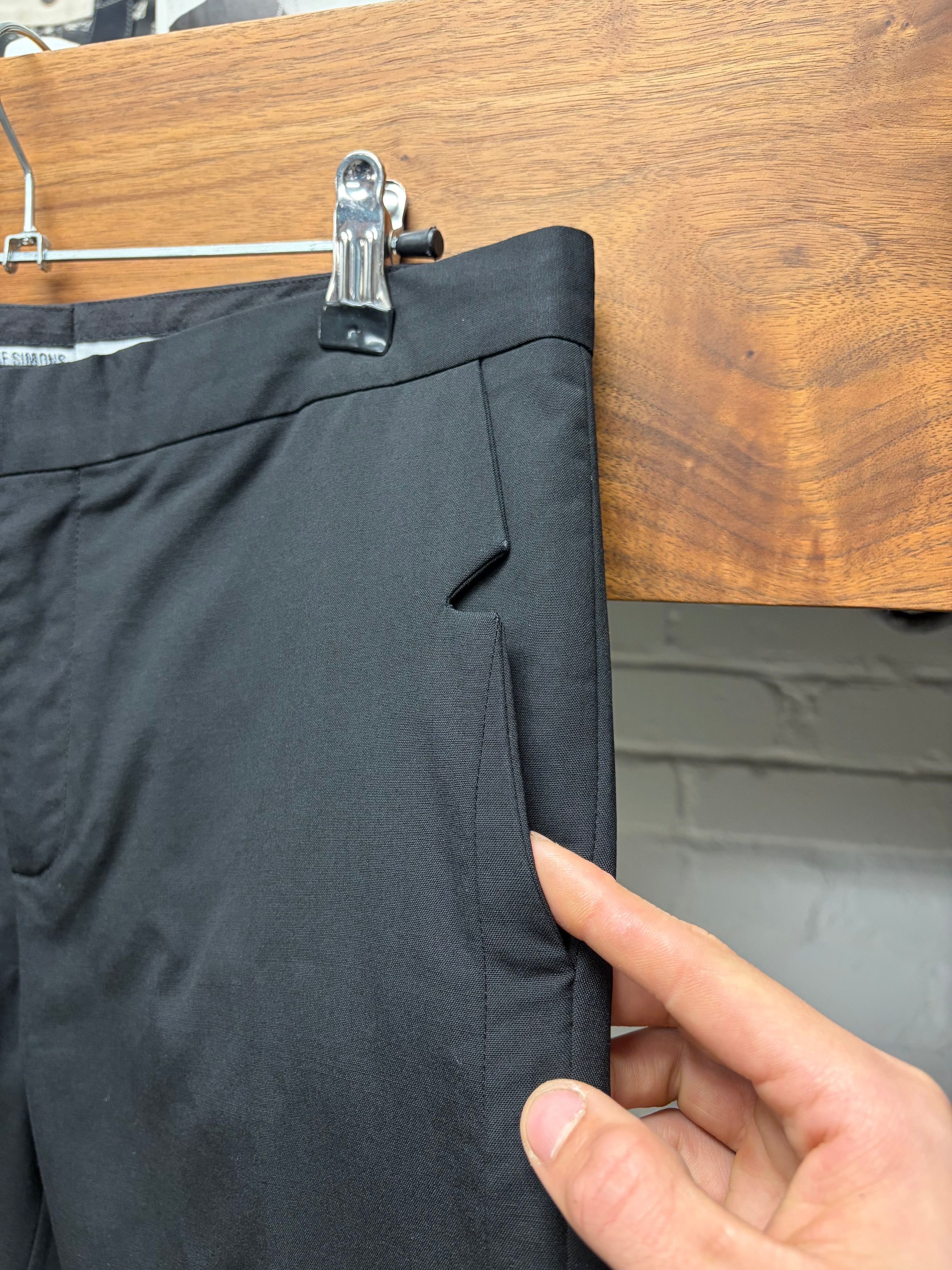 Raf Simons SS2009 Raf Simons Pleated Black Slim Cut Trousers with Pocket Cutout Size US 30 / EU 46 - 2 Thumbnail