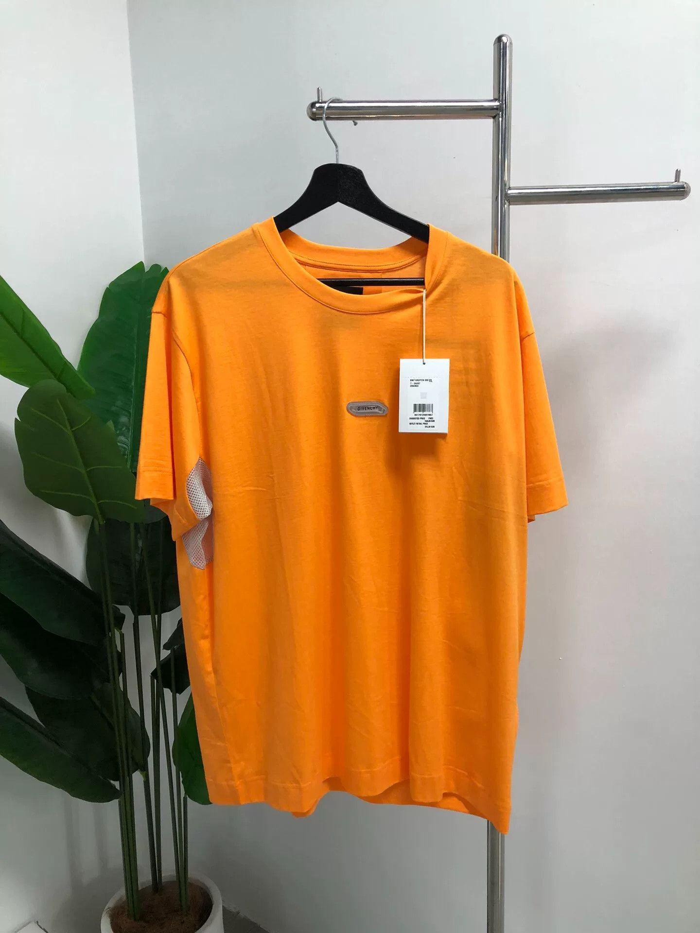 Givenchy Givenchy Logo Short Sleeve T-Shirt Orange. Size US XL / EU 56 / 4 - 1 Thumbnail