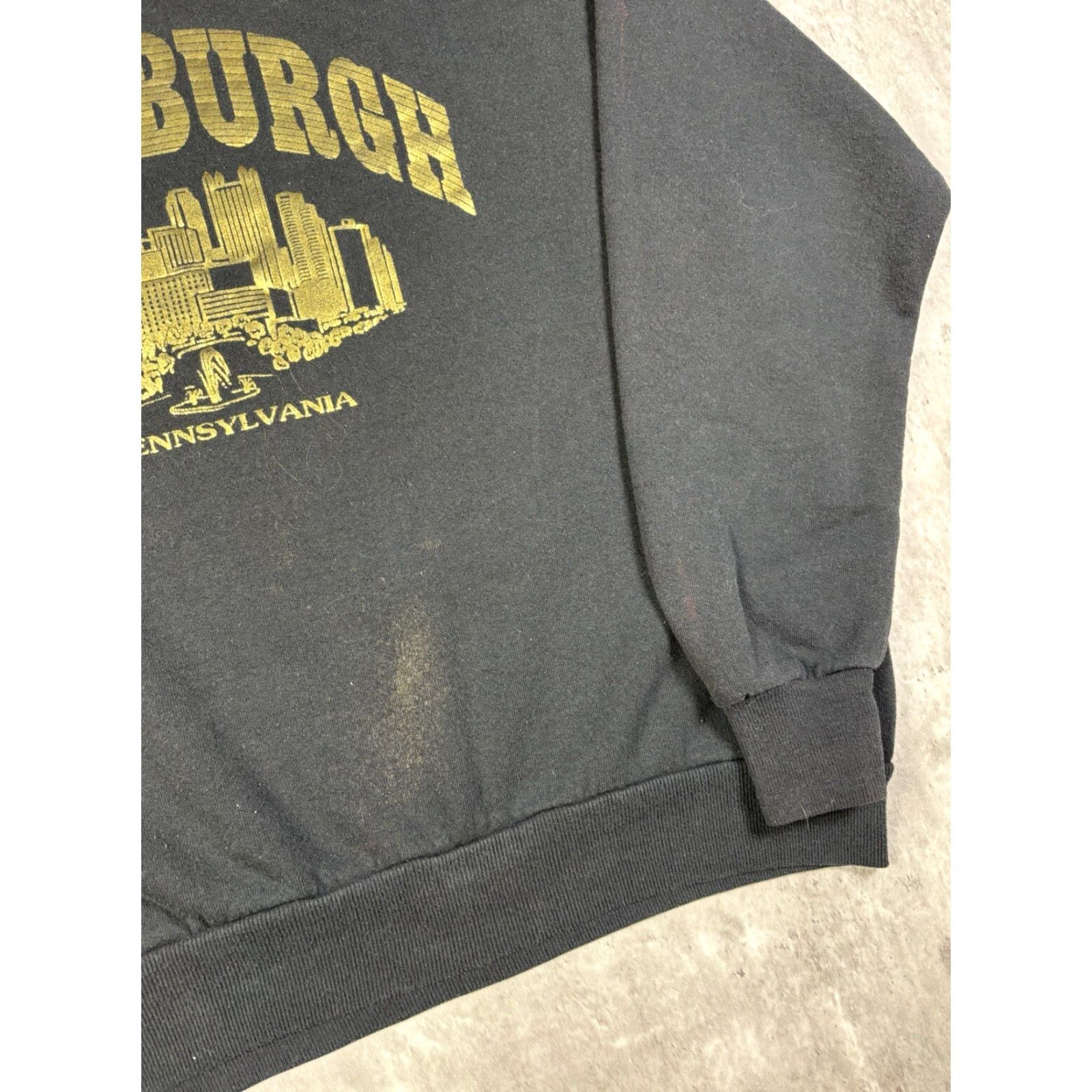 Fruit Of The Loom VINTAGE Pittsburgh Pa Sweatshirt Graphic Print M Black Cotton Fleece Logo 90s 80s City Men Pullover Bat…. Size US M / EU 48-50 / 2 - 4 Thumbnail