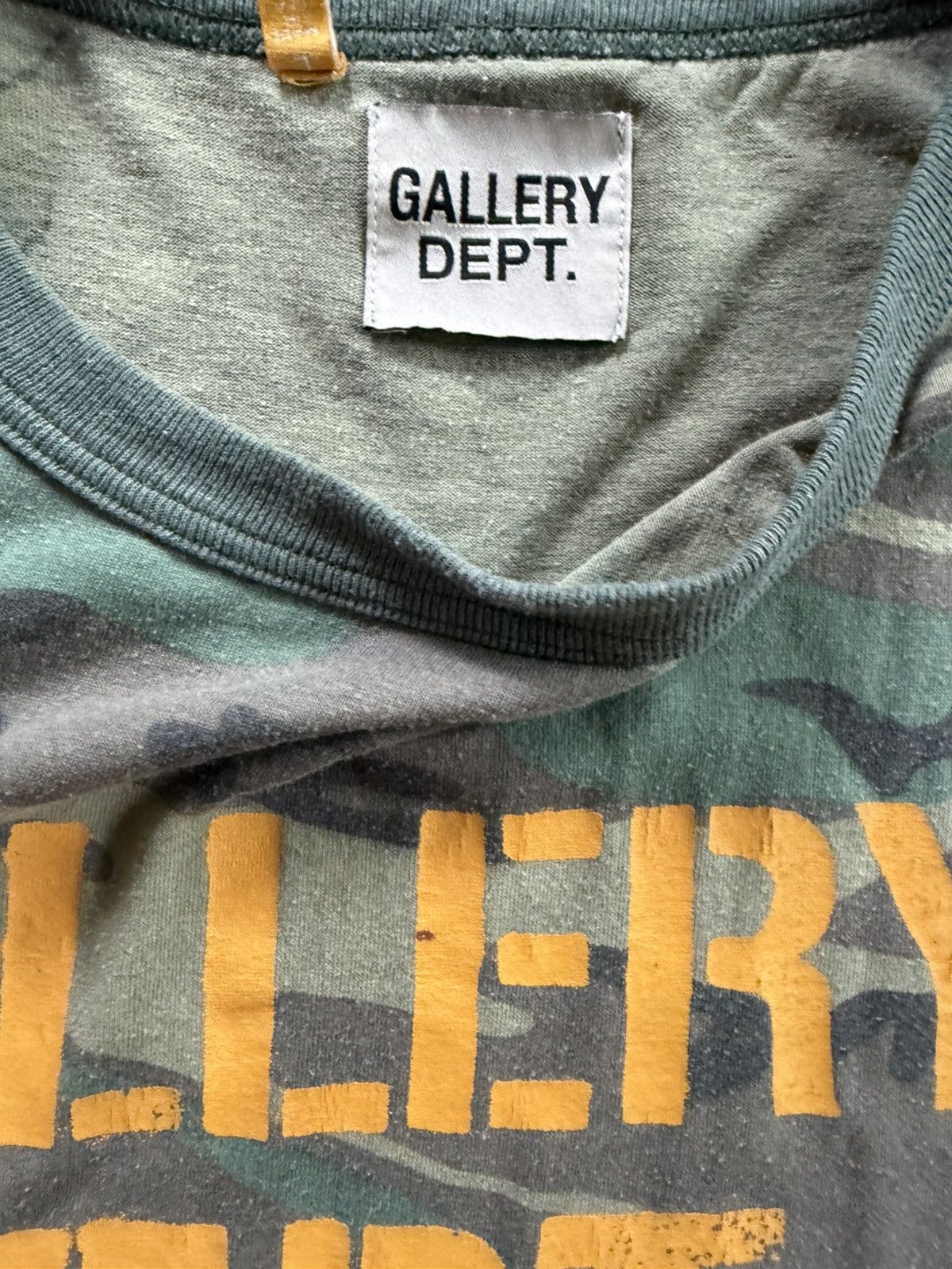 Gallery Dept. Gallery Dept. Camouflage Tshirt. Used/Worn Size US L / EU 52-54 / 3 - 3 Thumbnail