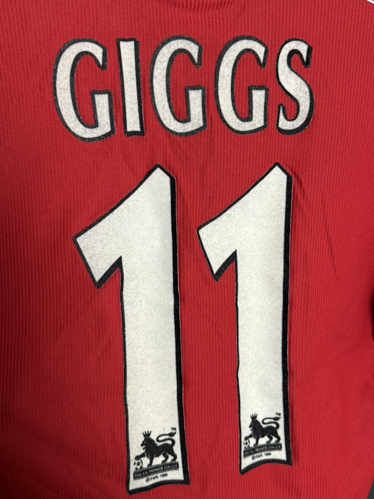 Umbro KIDS Manchester United 98/00 Home Giggs Football Jersey Size US XS / EU 42 / 0 - 3 Thumbnail
