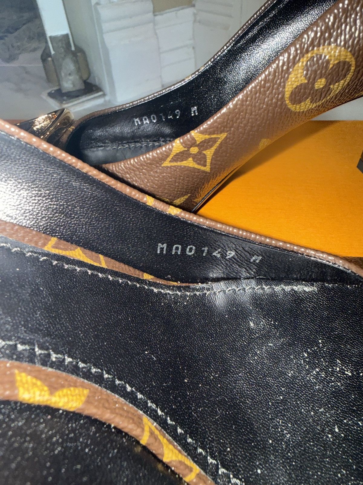 Louis Vuitton Louis Vuitton Monogram Canvas Pumps w/ Gold LV Medallion Size US 7 / IT 37 - 8 Thumbnail