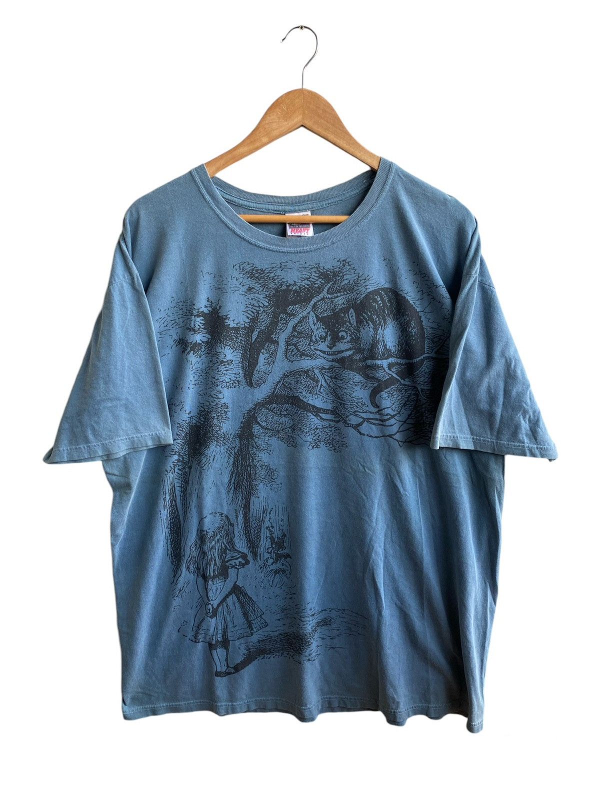 Vintage Vintage Alice in Wonderland movie tee Size US XL / EU 56 / 4 - 1 Thumbnail