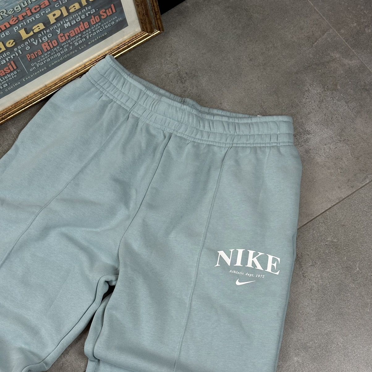 Nike Nike Athletic jogger pants M baby blue streetwear swoosh Size US 32 / EU 48 - 2 Thumbnail