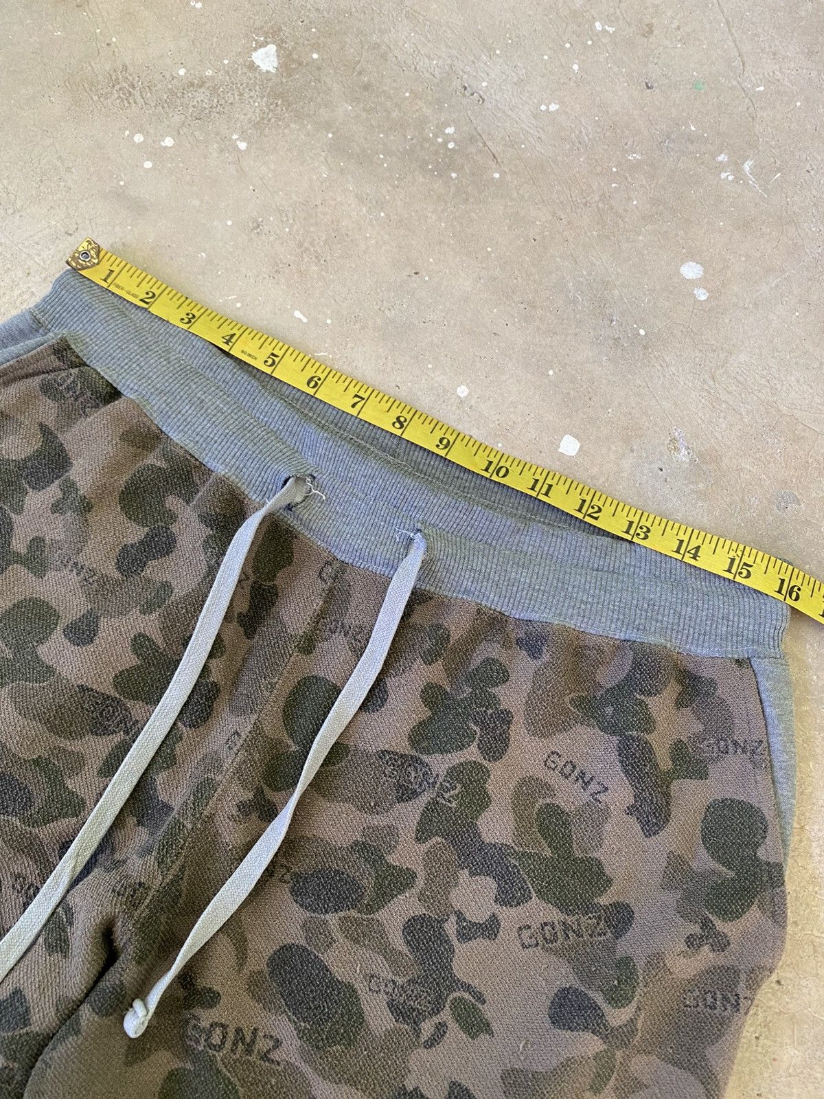 Japanese Brand Mark Gonzales x Simplicite Plus Camo Sweat Shorts Size US 34 / EU 50 - 13 Thumbnail