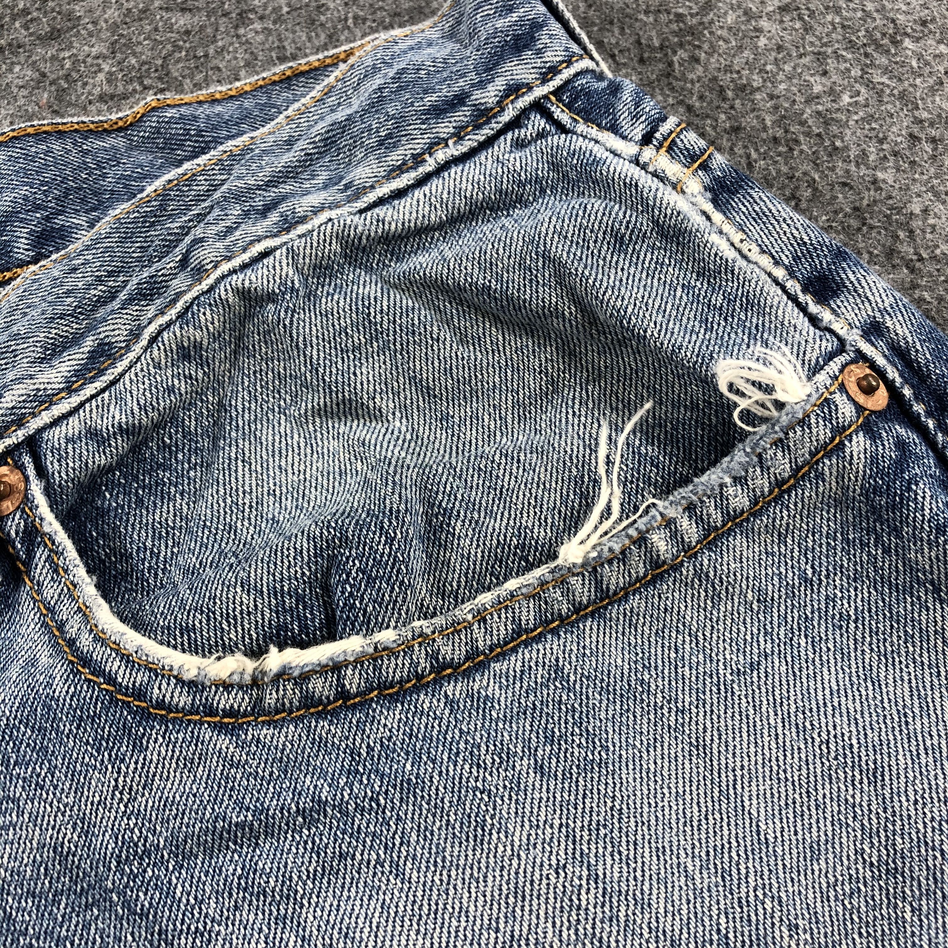 Levi's Vintage Blue Wash Levis 569 Jeans-J2470 Size US 35 - 11 Thumbnail