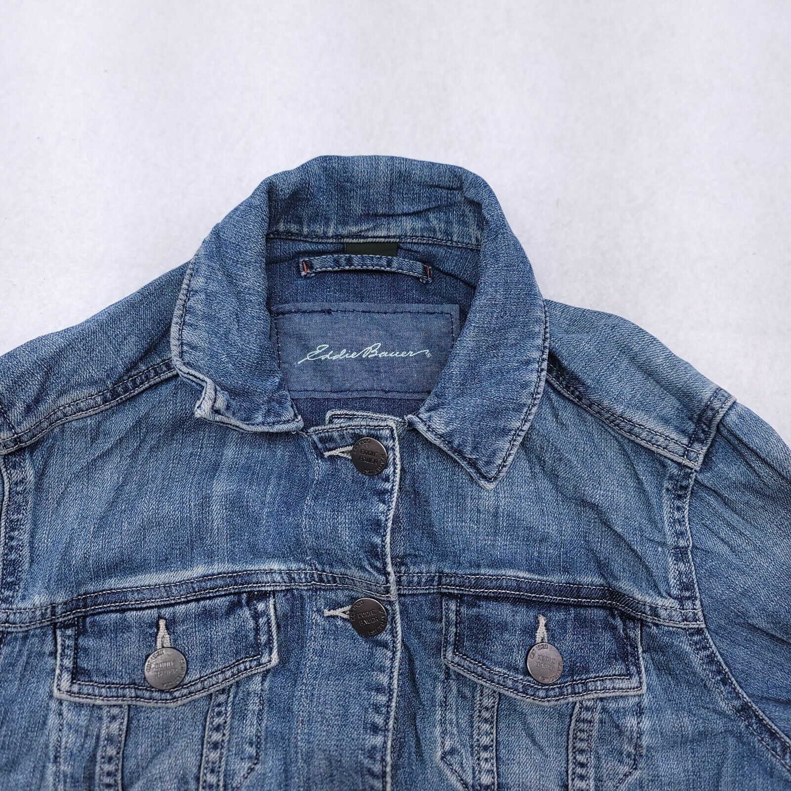 Eddie Bauer Eddie Bauer Button Up Casual Jean Jacket Womens Size S Blue Size S / US 4 / IT 40 - 1 Thumbnail
