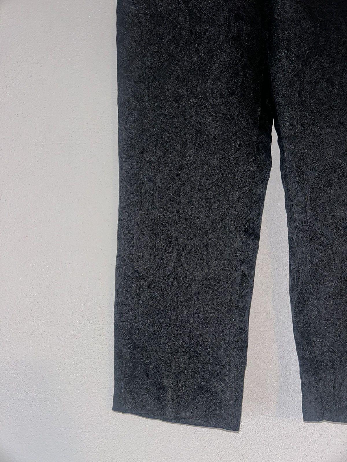 Gucci Gucci Black Silk Pants with Subtle Paisley Pattern - Size 42 Size 28" / US 6 / IT 42 - 6 Thumbnail