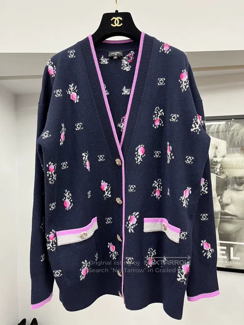 Chanel Chanel 22K blue flower diamond button broken flower knitte Size XS / US 0-2 / IT 36-38 - 1 Thumbnail