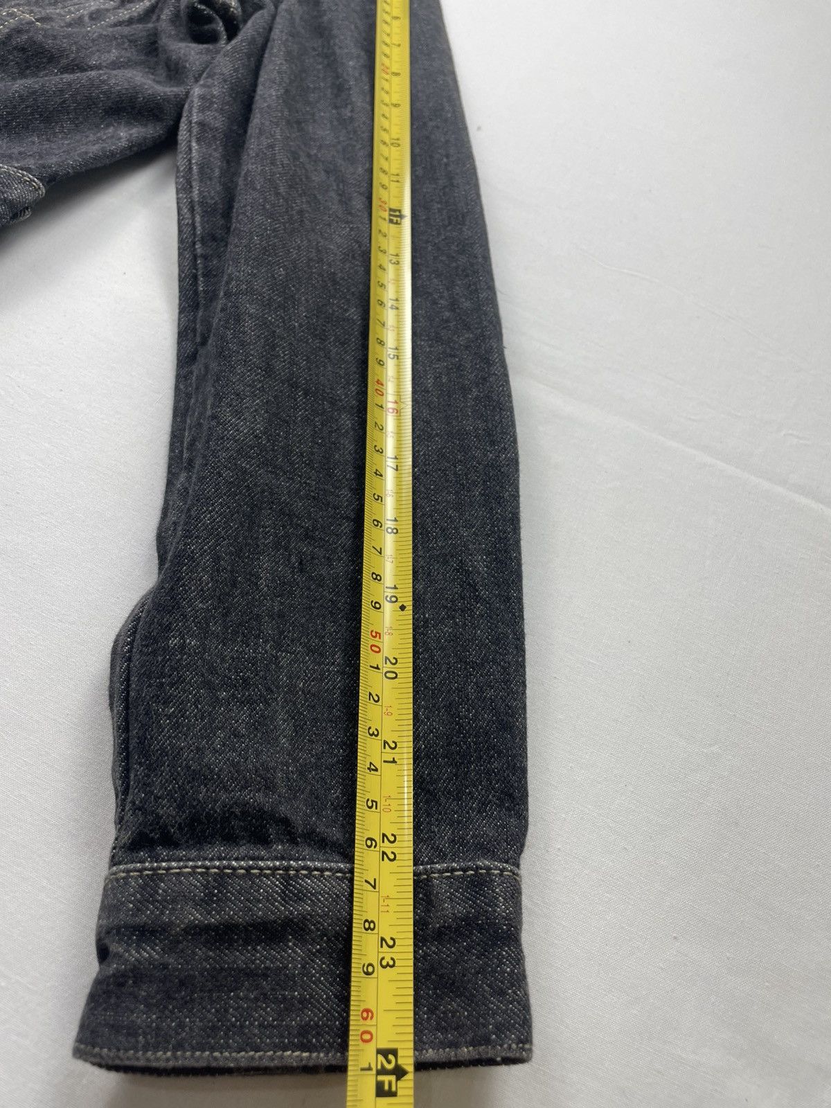 Tommy Hilfiger Tommy Hilfiger Cropped Denim Jacket Featuring Branded Button Size M / US 6-8 / IT 42-44 - 16 Thumbnail