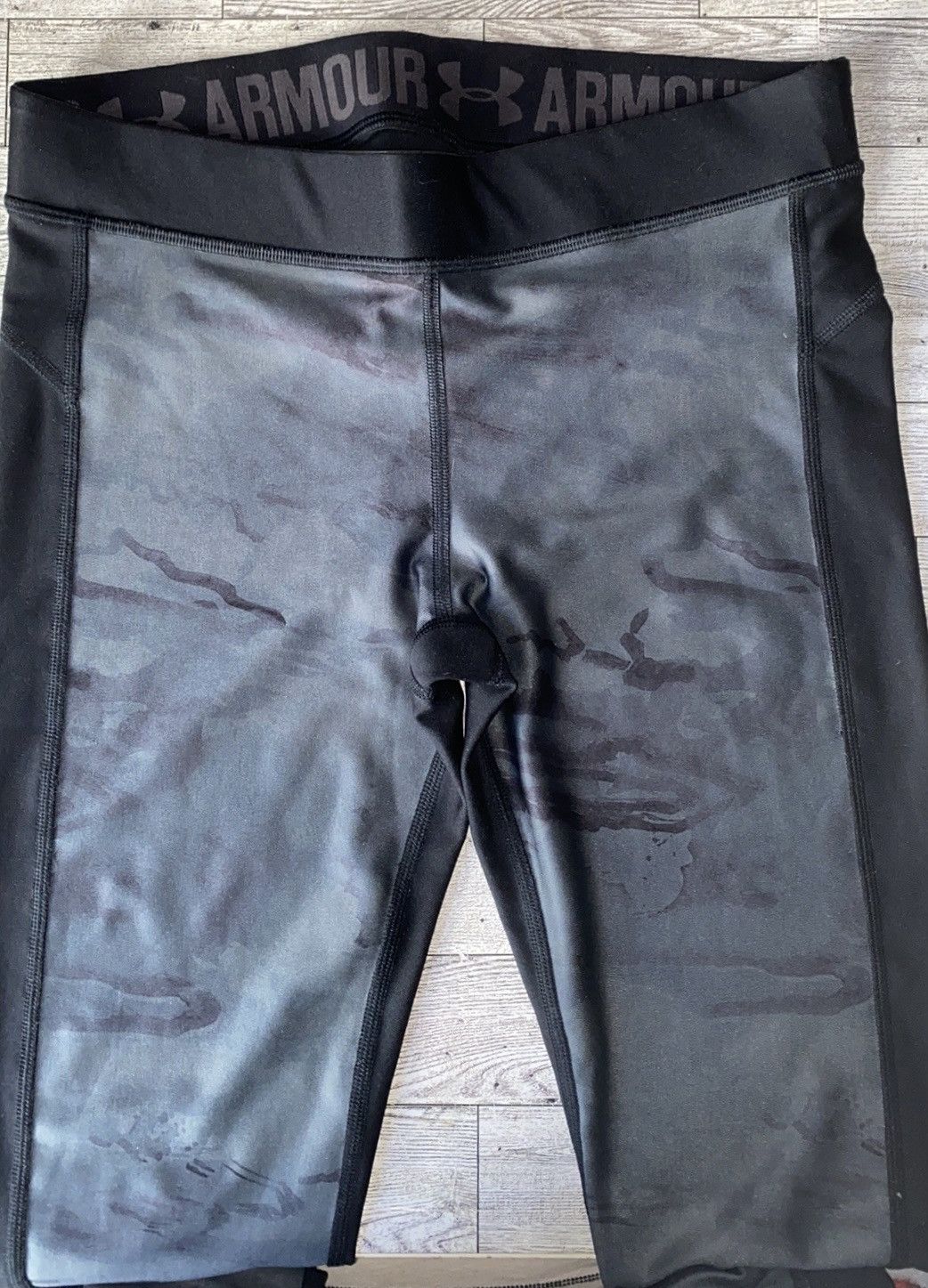 Under Armour UA, Retro, Camouflage Print, Low Rise Cropped/Ankle Leggings Size 28" / US 6 / IT 42 - 4 Thumbnail