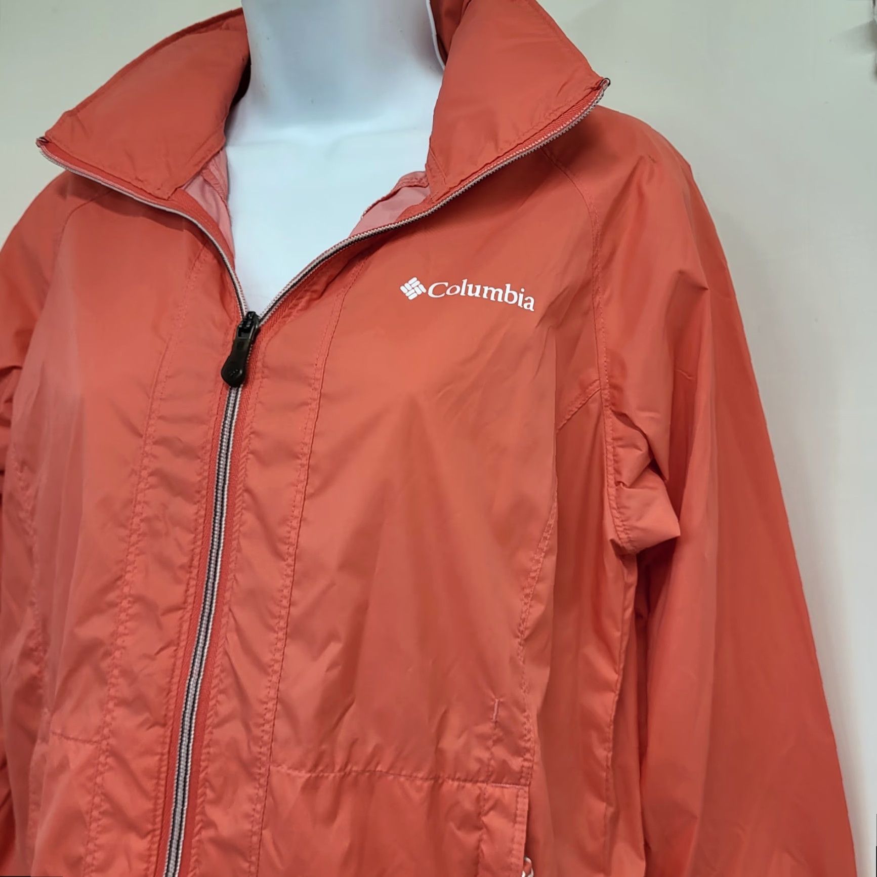 Rains Columbia Jacket Women's Small Coral Hooded Rain Suit Outdoor Hiking School Windbreaker Size S / US 4 / IT 40 - 2 Thumbnail