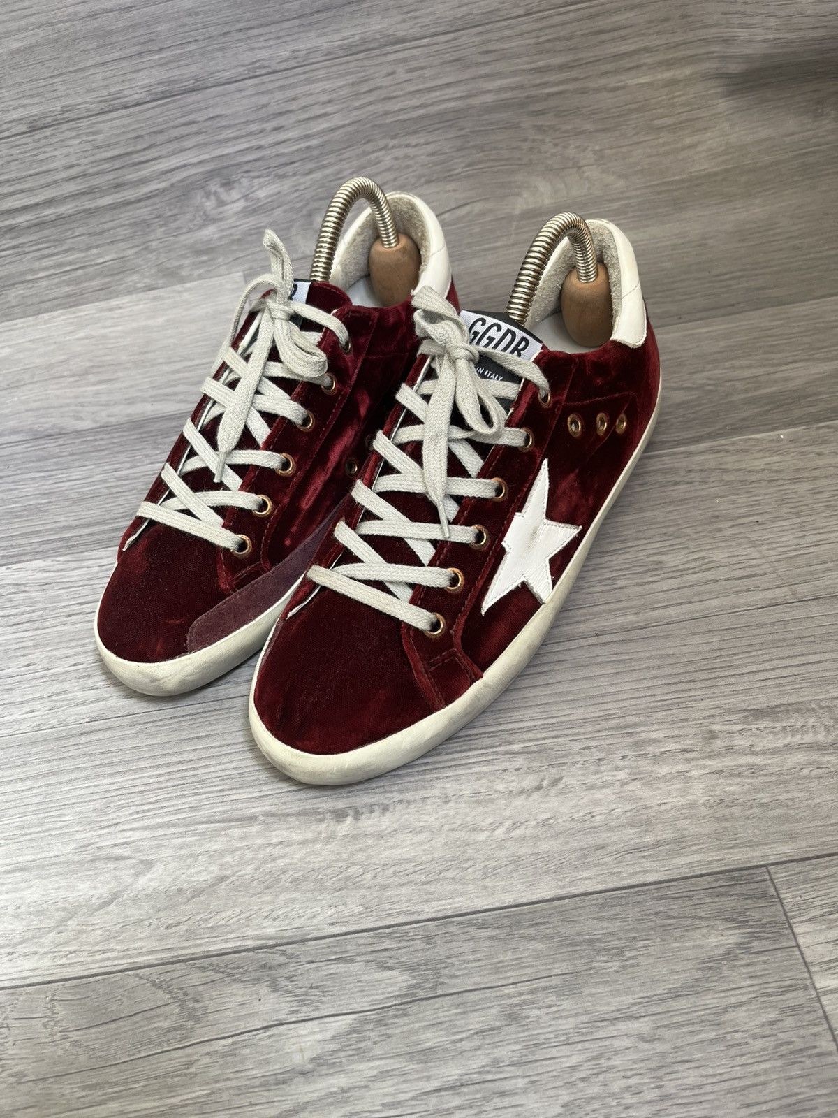 Golden Goose Golden goose velvet burgundy low top sneakers sz 38 Size US 8 / IT 38 - 2 Thumbnail