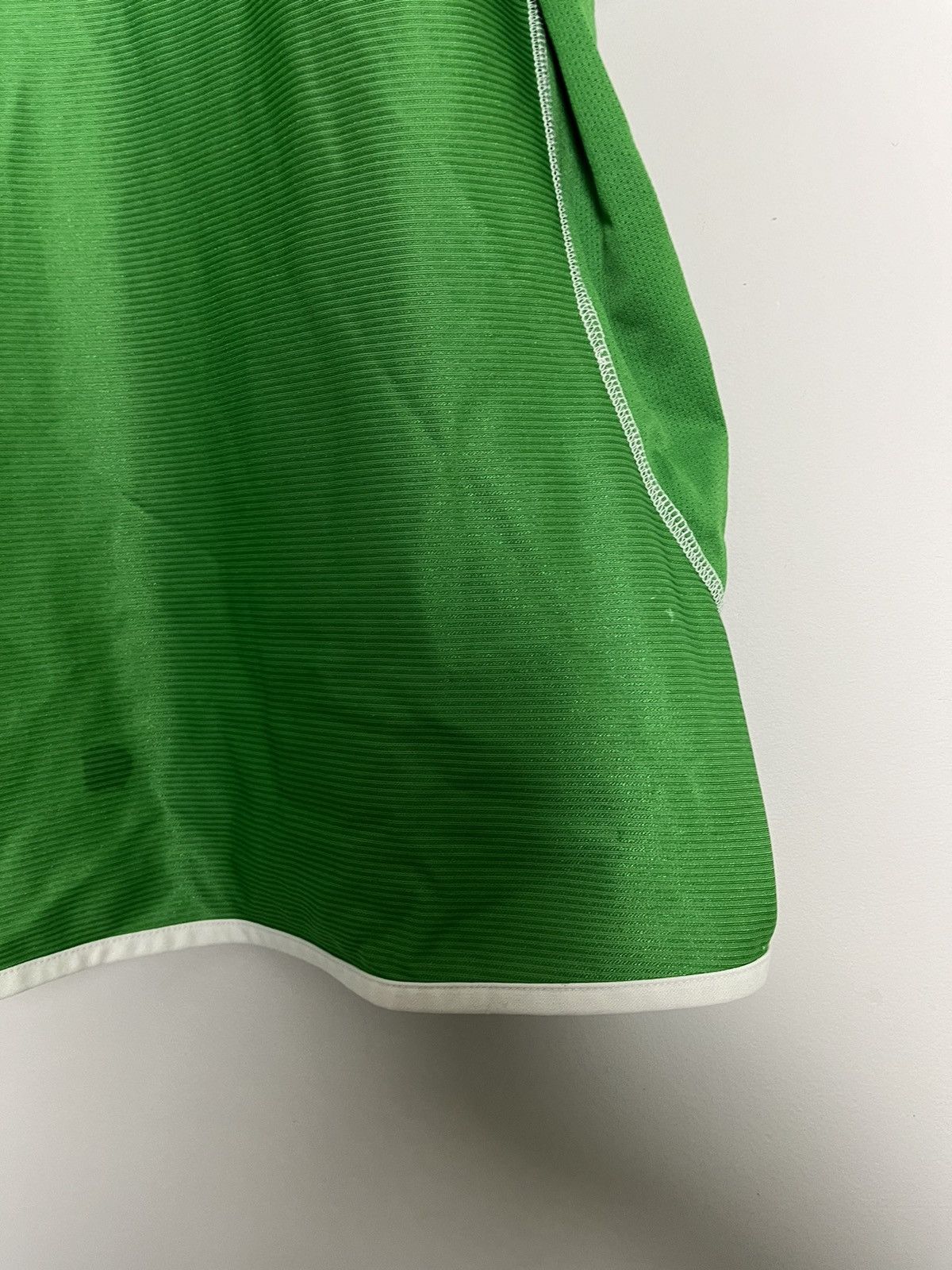 Umbro Vintage Umbro ireland 2002 SOCCER JERSEY TSHIRT Size US L / EU 52-54 / 3 - 7 Thumbnail