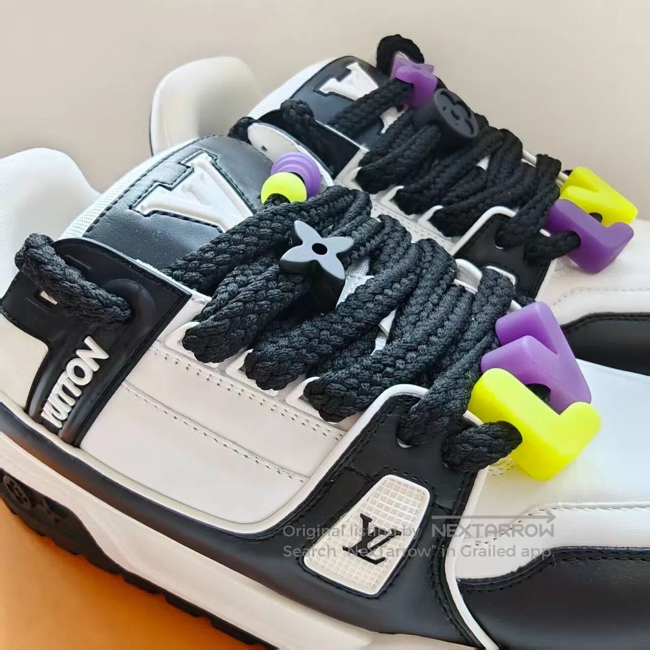 Louis Vuitton Louis Vuitton Trainer Black White 42.5. Size US 9.5 / EU 42-43 - 1 Thumbnail