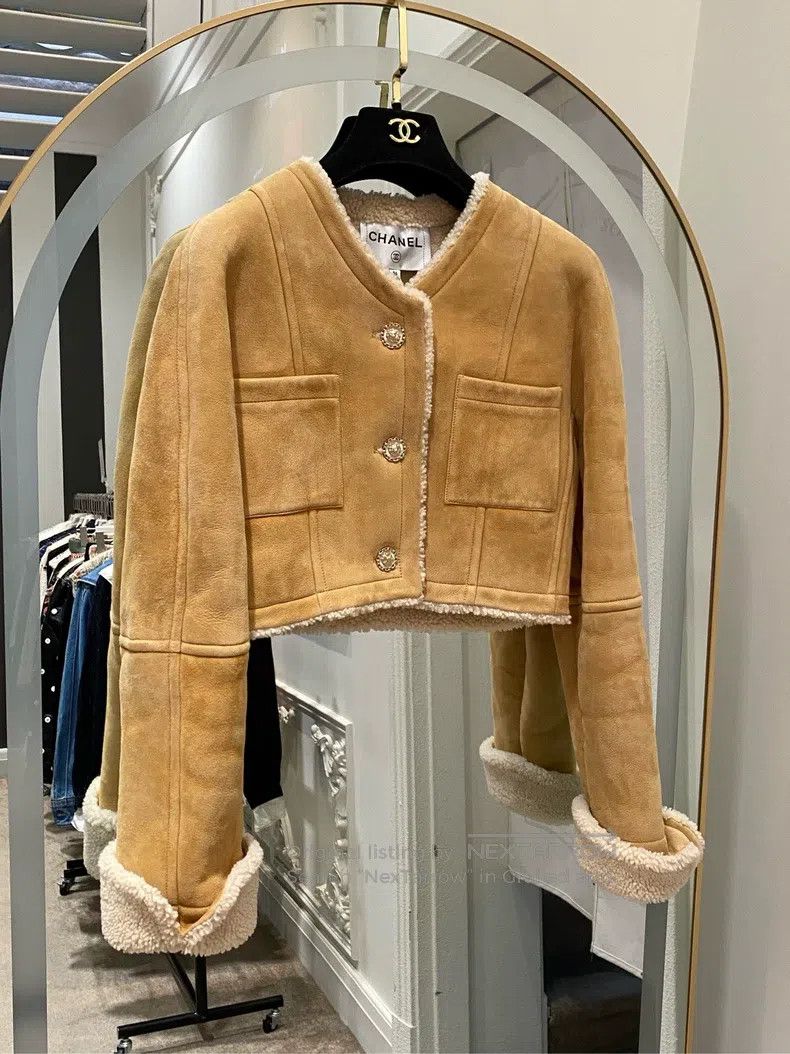 Chanel Chanel 20-year-old suede teddy wool jacket Size XS / US 0-2 / IT 36-38 - 1 Thumbnail