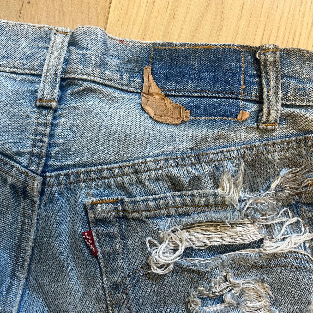 Levi's Levis 501 distressed denim Levi’s 501 faded denim 1985-1988 Size US 30 / EU 46 - 4 Thumbnail