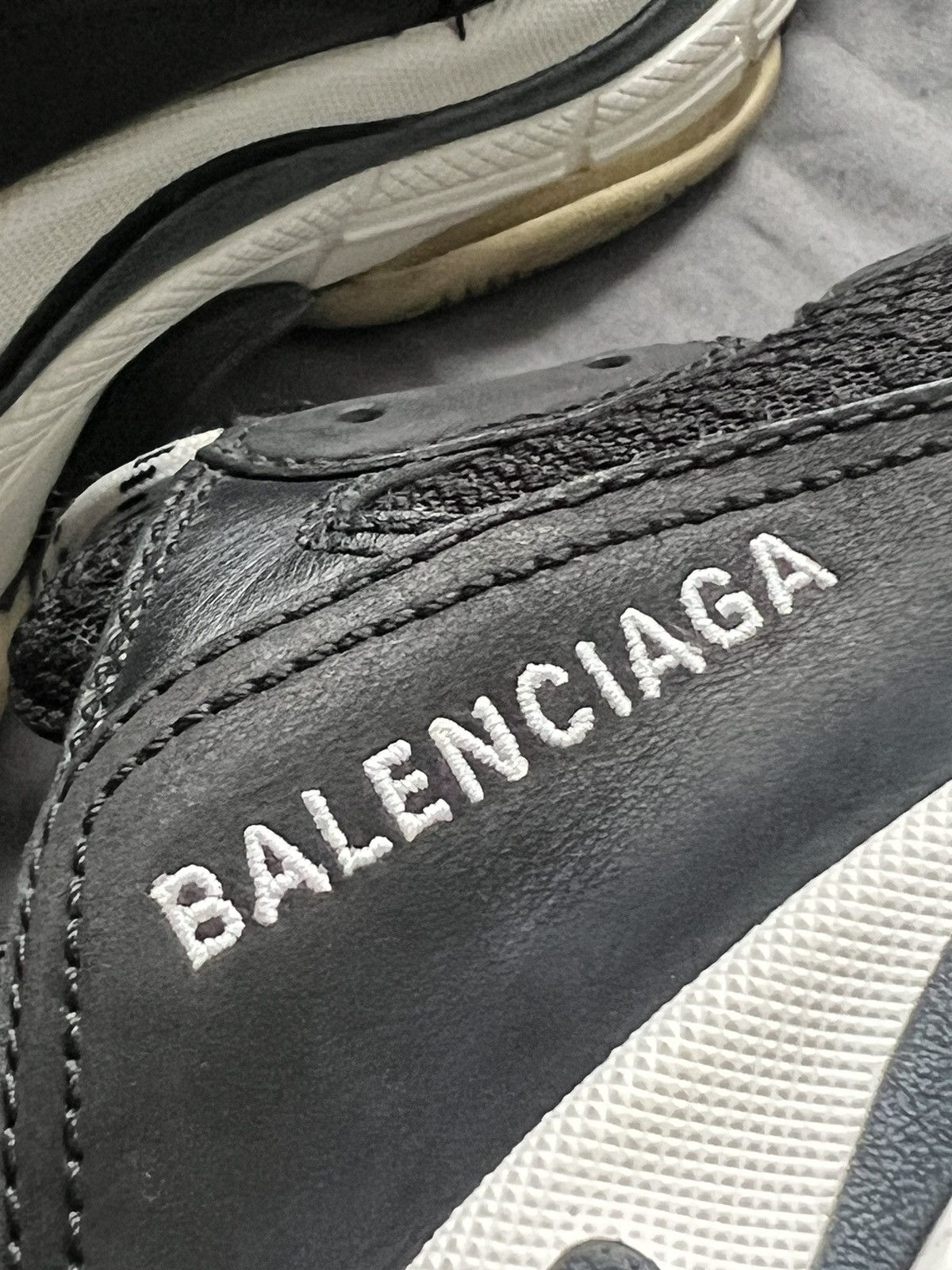 Balenciaga Balenciaga Triple S Size US 7 / EU 40 - 8 Thumbnail