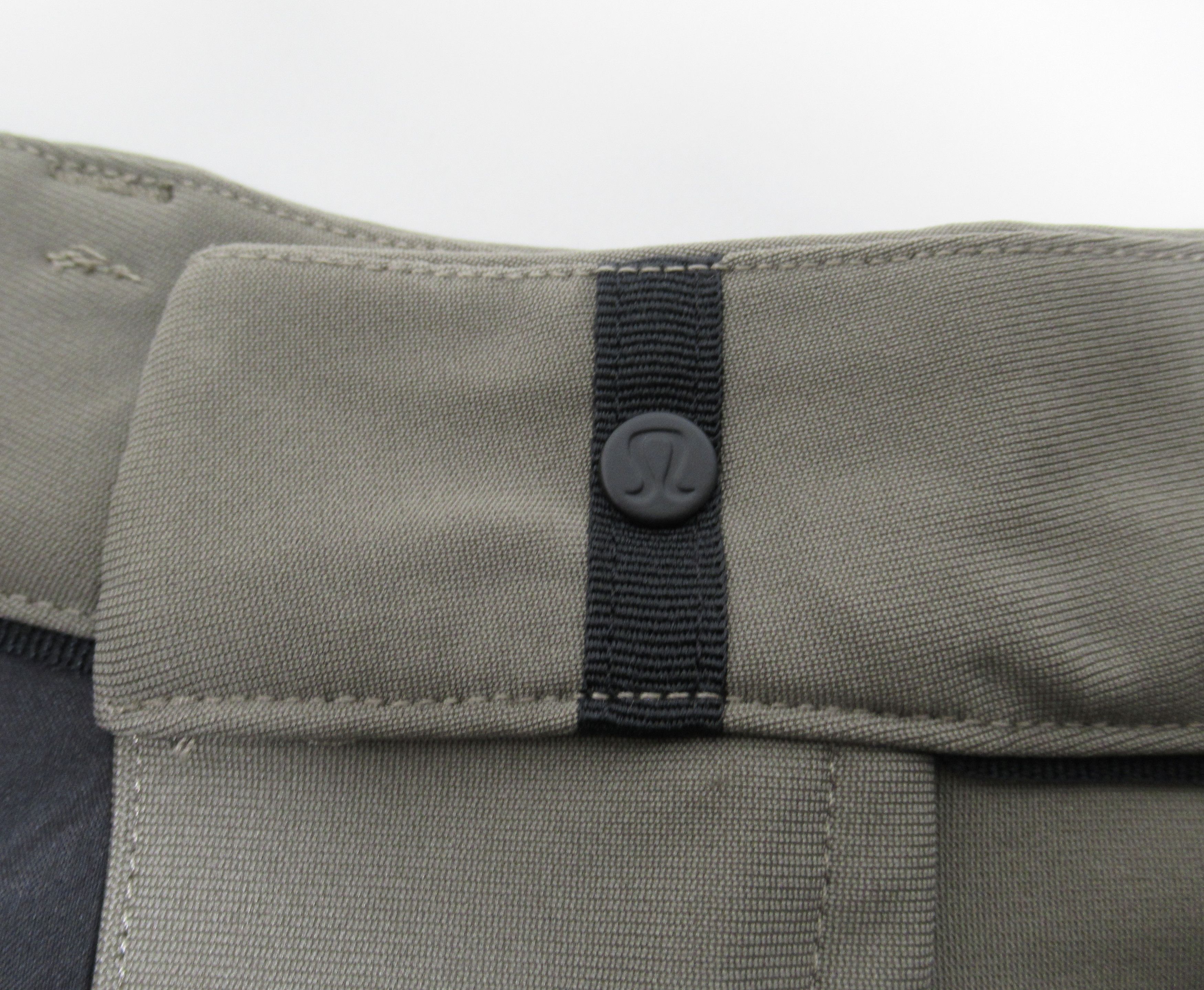 Lululemon Lululemon Men's Commission Pant Slim *Warpstreme 32" Nomad Size US 28 / EU 44 - 11 Thumbnail
